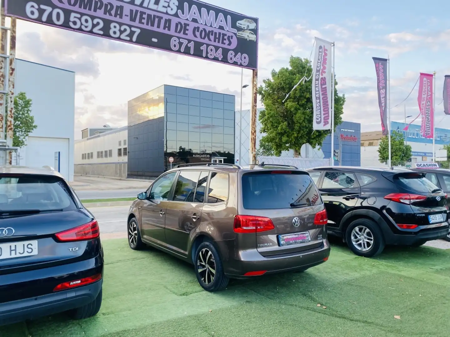 Volkswagen Touran 1.6TDI Edition BMT 105 Brązowy - 1