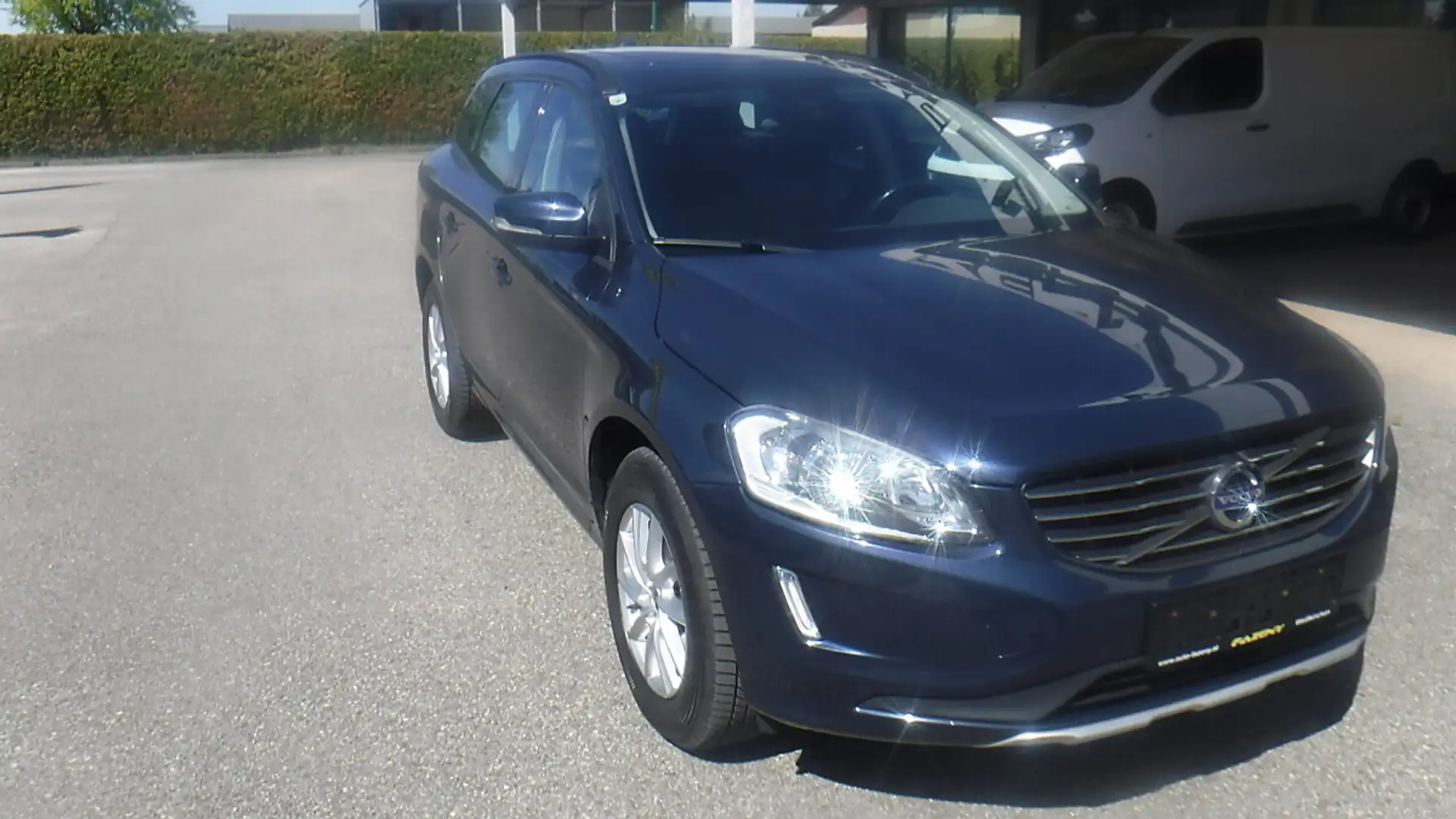 Volvo XC60 D4 AWD Business Geartronic Blau - 2