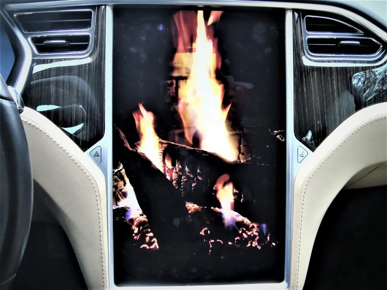 Tesla Model S снимка Tesla Model S
