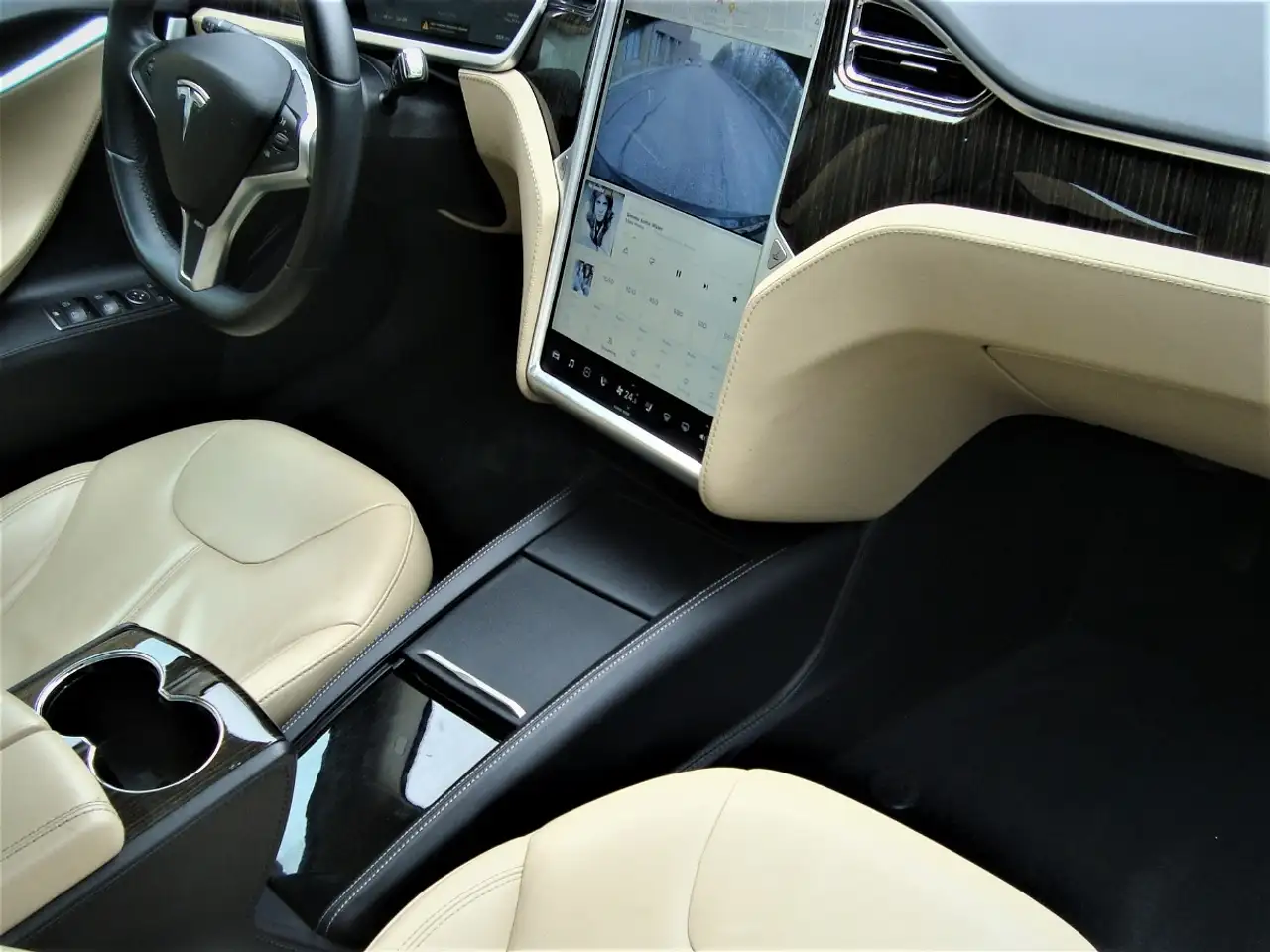 Tesla Model S снимка Tesla Model S
