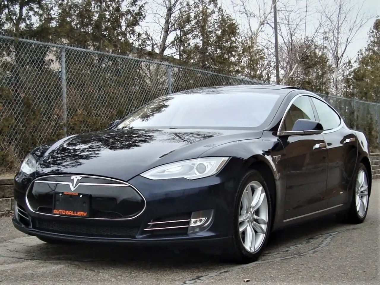 Tesla Model S снимка Tesla Model S