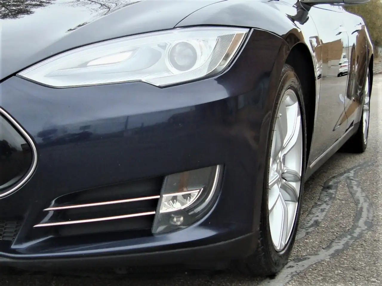 Tesla Model S снимка Tesla Model S