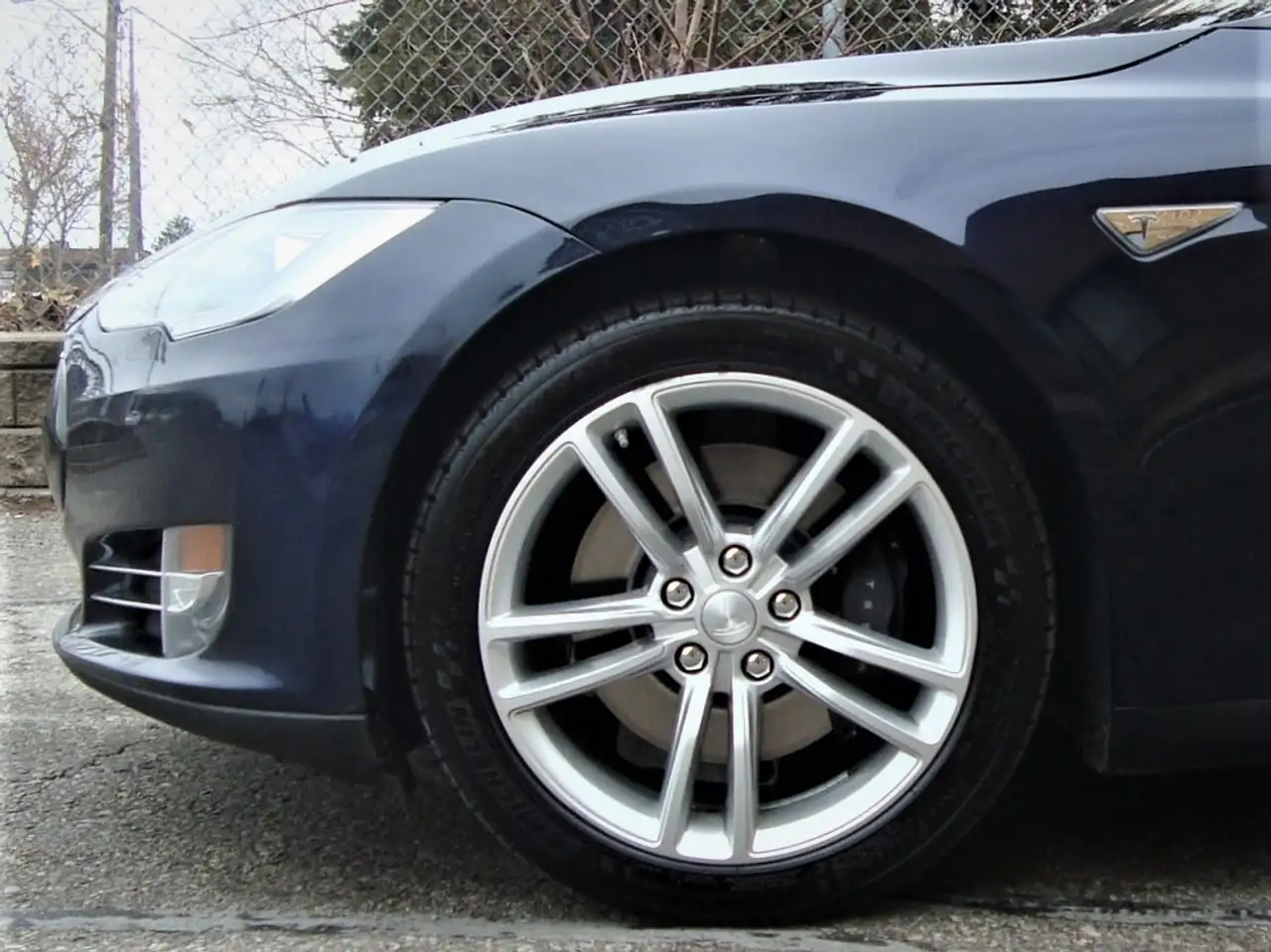 Tesla Model S снимка Tesla Model S
