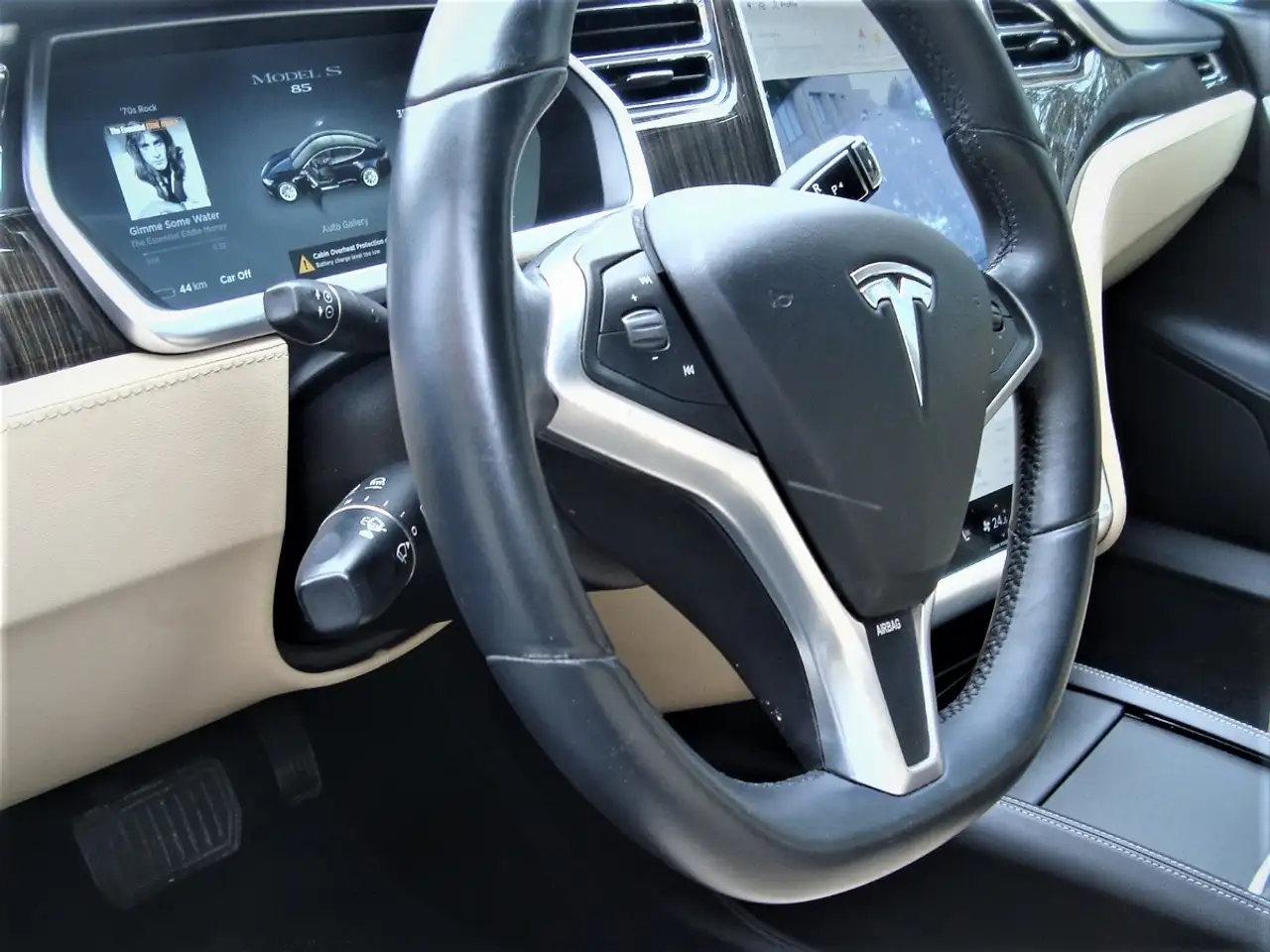 Tesla Model S снимка Tesla Model S