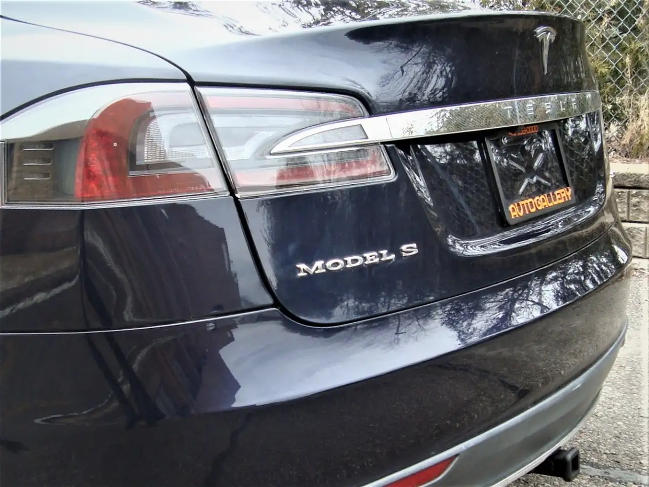 Tesla Model S снимка Tesla Model S