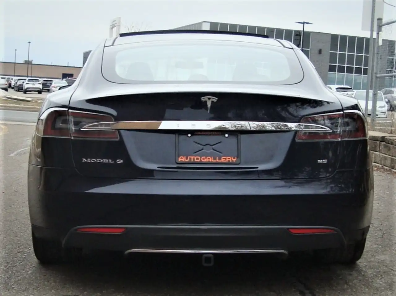 Tesla Model S снимка Tesla Model S