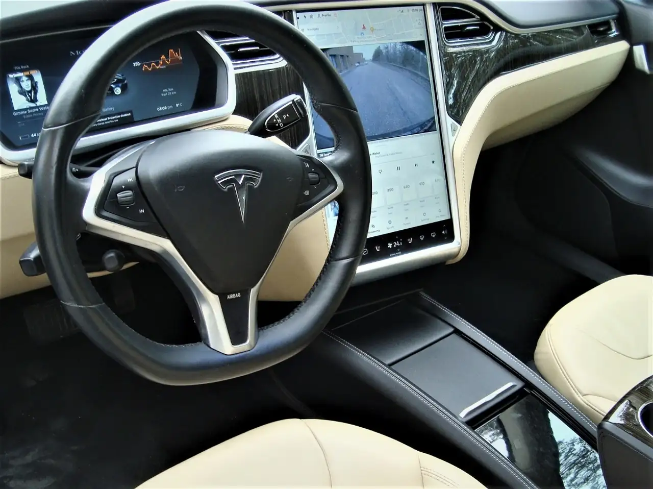 Tesla Model S снимка Tesla Model S