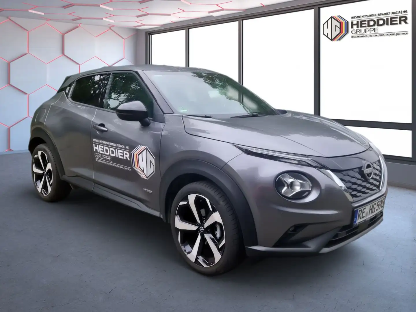 Nissan Juke Tekna Hybrid Grau - 2
