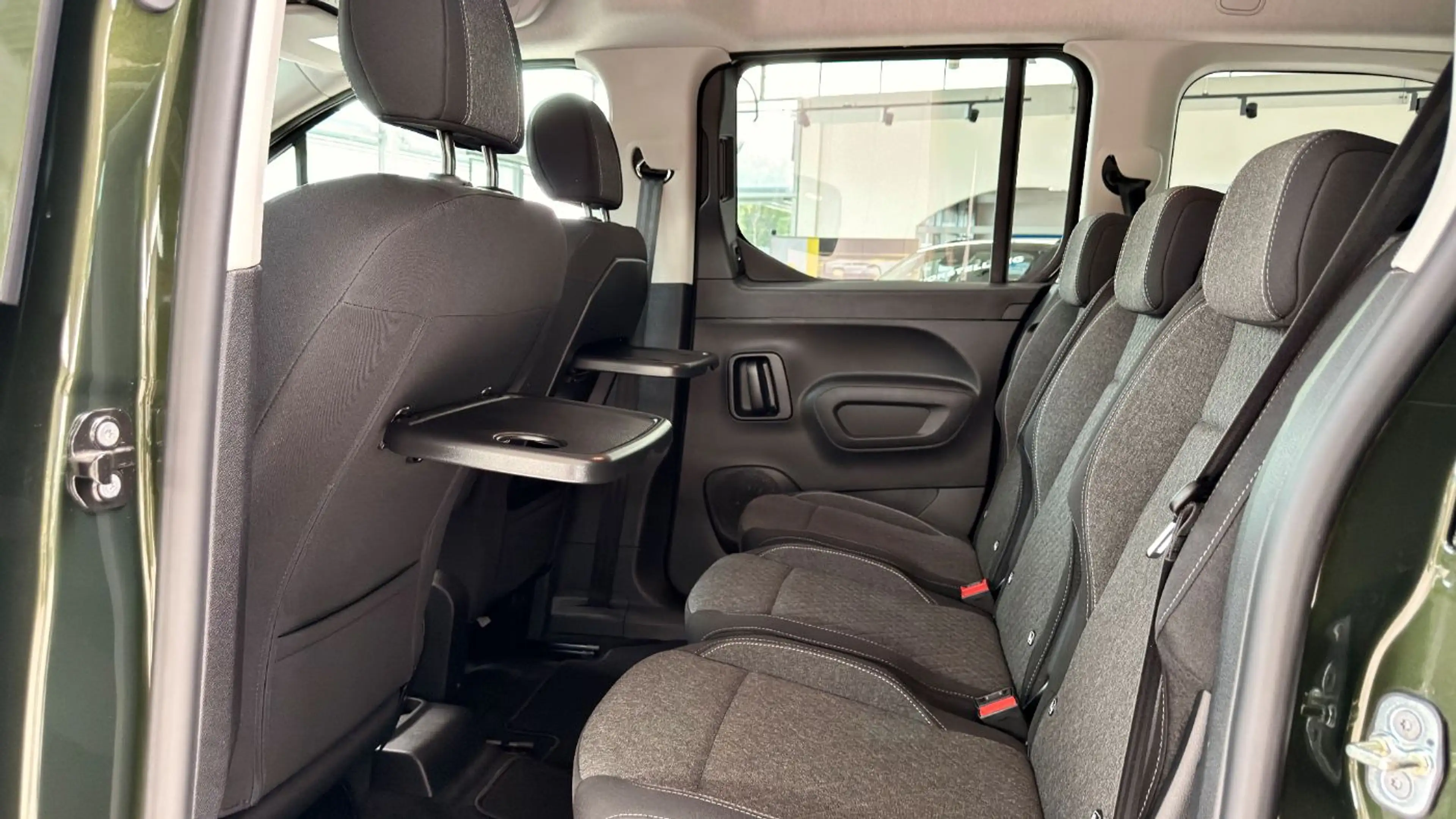 Opel Combo 1.5 GS XL 7-Sitzer Navi! Kamera! — photo 8