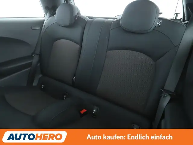 Mini Hatch view 14