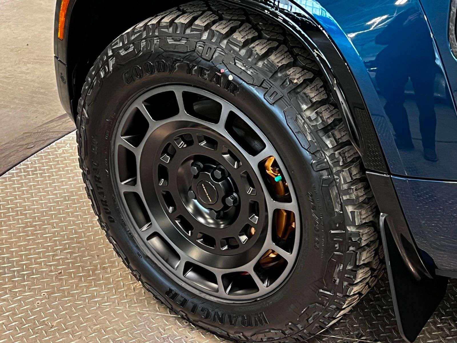 2026 Land Rover Defender OCTA P635 V8 thumb 10