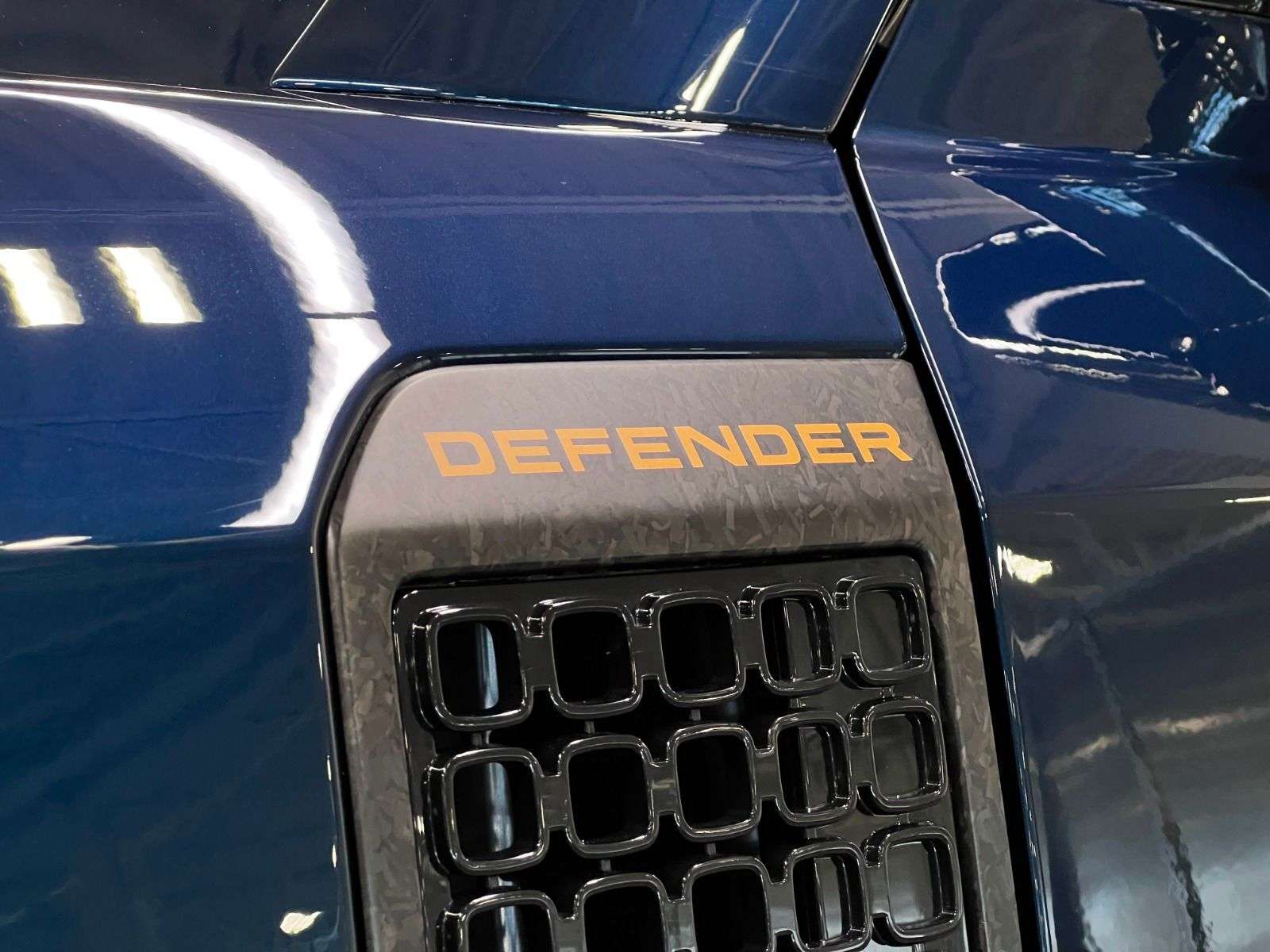 2026 Land Rover Defender OCTA P635 V8 thumb 12