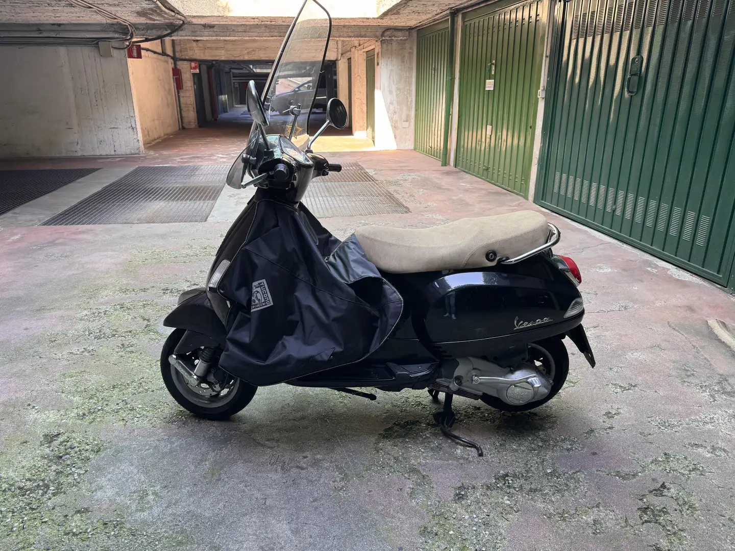 Vespa LX 150 Nero - 1