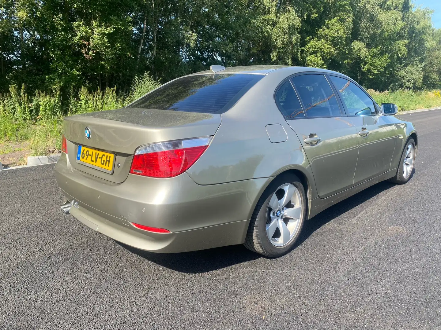 BMW 530 530i Executive Groen - 2
