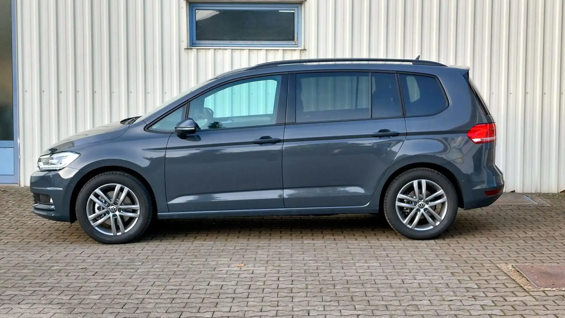 Volkswagen Touran Comfortline 1.5 TSI DSG 7-Sitze *AHK *Kamera Grau - 1