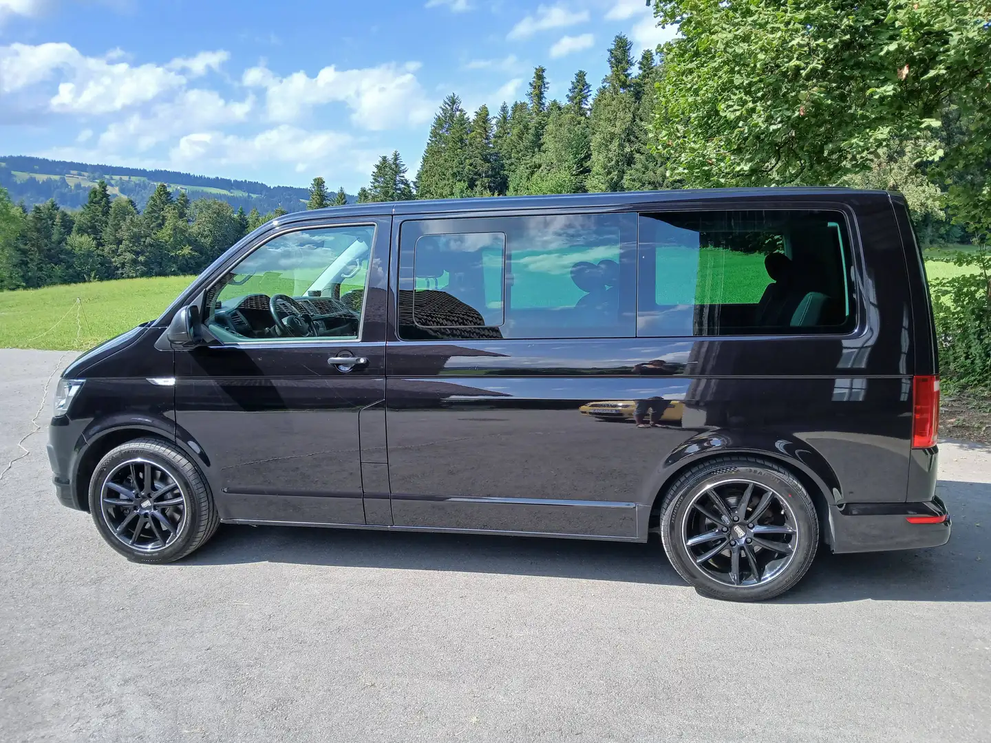 Volkswagen T6 Multivan Trendline Schwarz - 2
