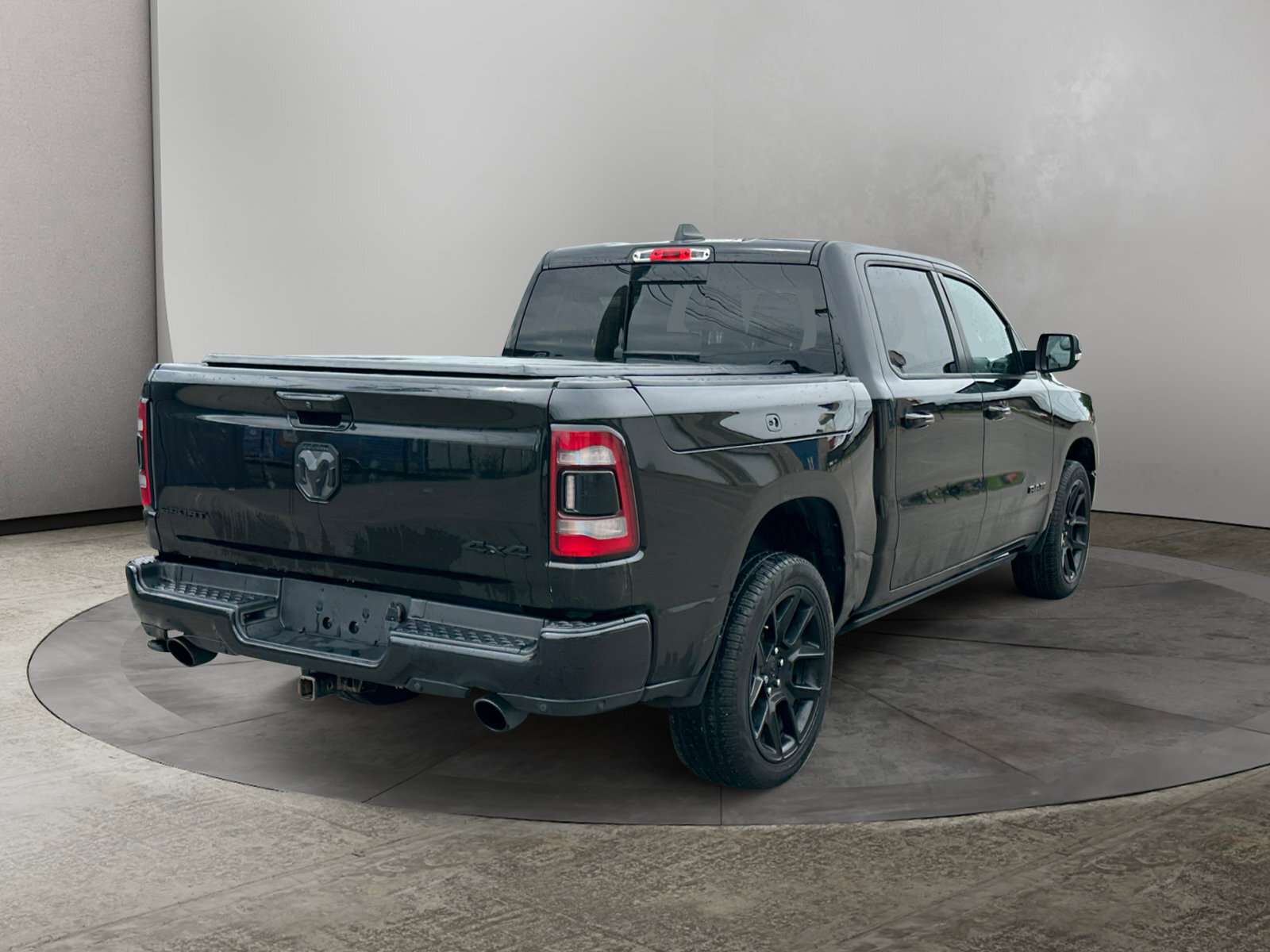 2019 RAM 1500 SPORT / PANO ROOF / ALPINE SOUND / BLACK APPEARANC — снимка 1