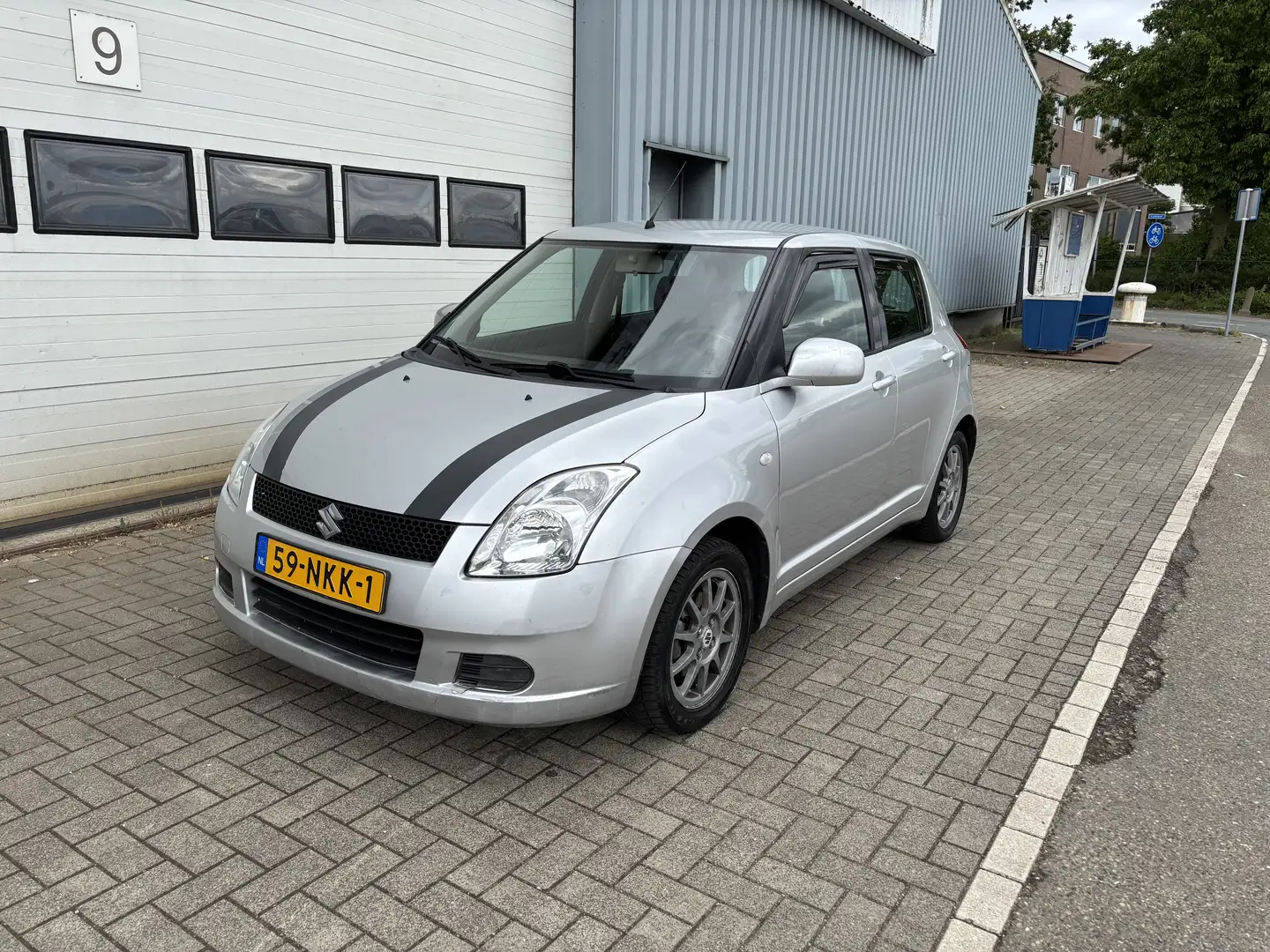 Suzuki Swift 1.3 GA Gri - 1