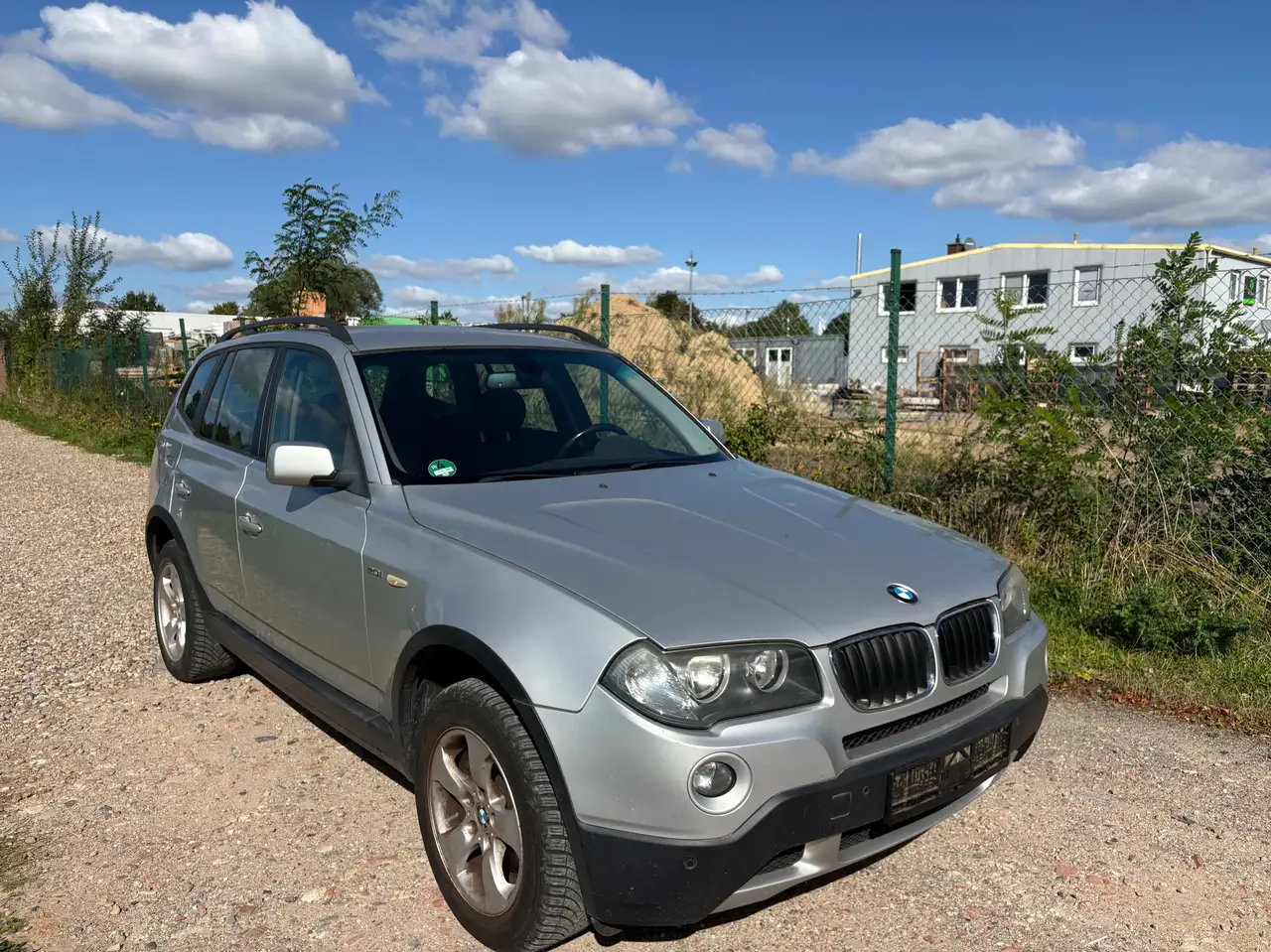 BMW X3 2.0 i 4x4 TEMPOMAT+KLIMAAUTO+SHZ+PDC