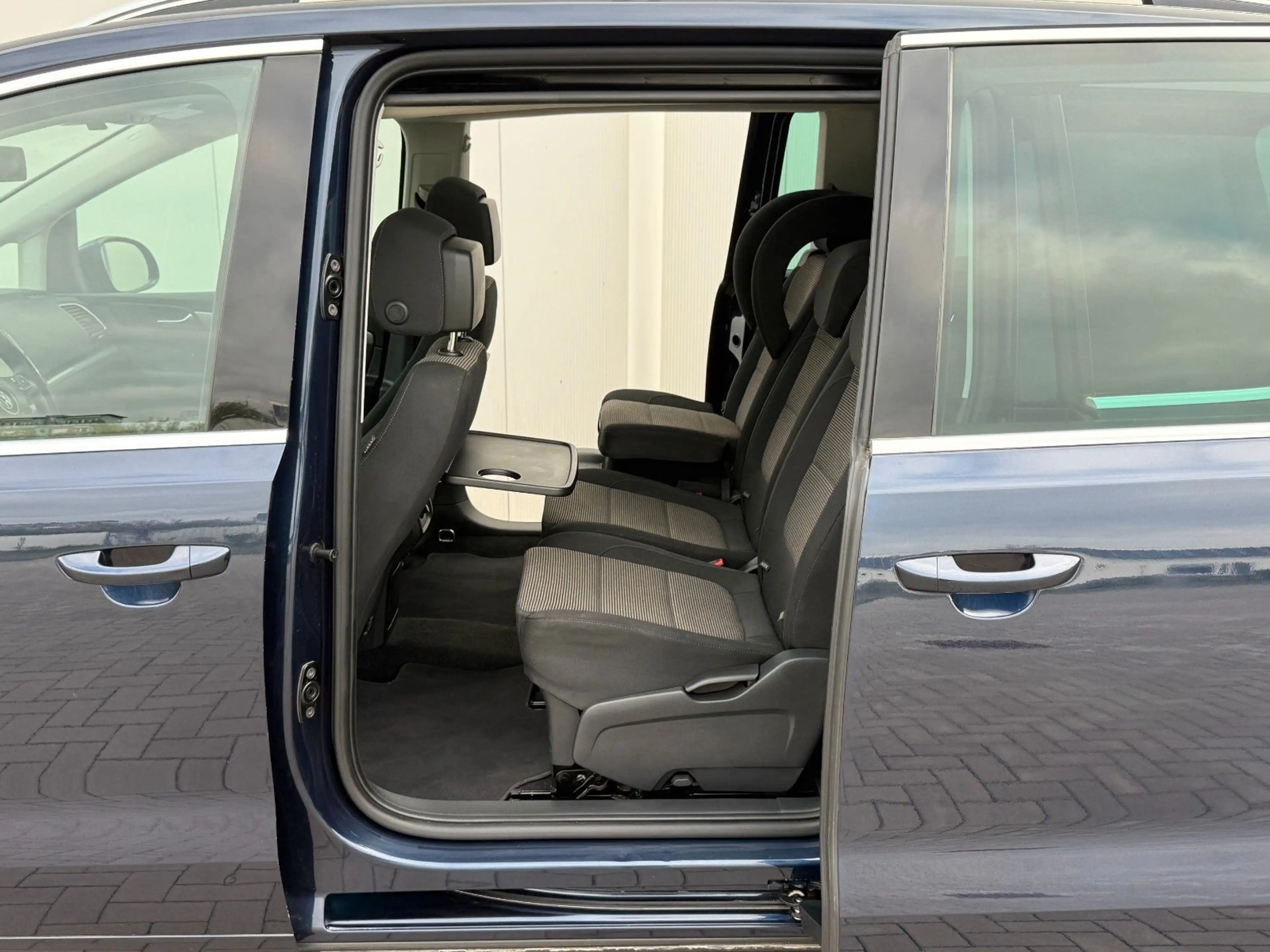 Volkswagen Sharan 2.0TDI Comfortline PANO AHK RFK — photo 15