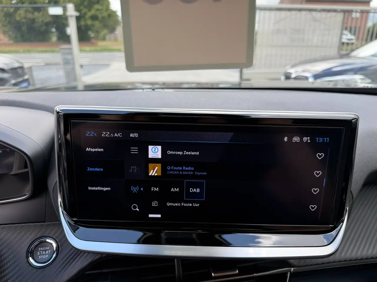 Peugeot 2008 1.2i TURBO ALLURE NAVIGATIE FULL LED CARPLAY LEDER BLUETOOTH DAB ALU, миниатюра 23