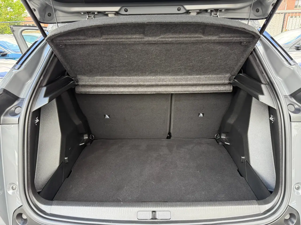 Peugeot 2008 1.2i TURBO ALLURE NAVIGATIE FULL LED CARPLAY LEDER BLUETOOTH DAB ALU, миниатюра 16