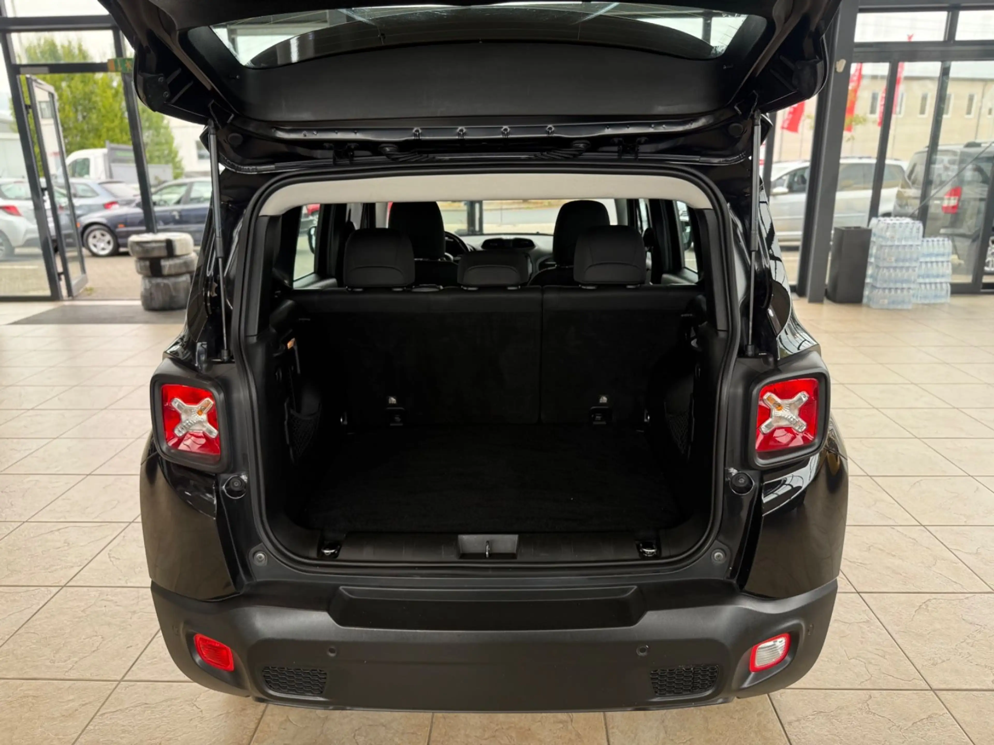 Jeep Renegade Longitude FWD — photo 15