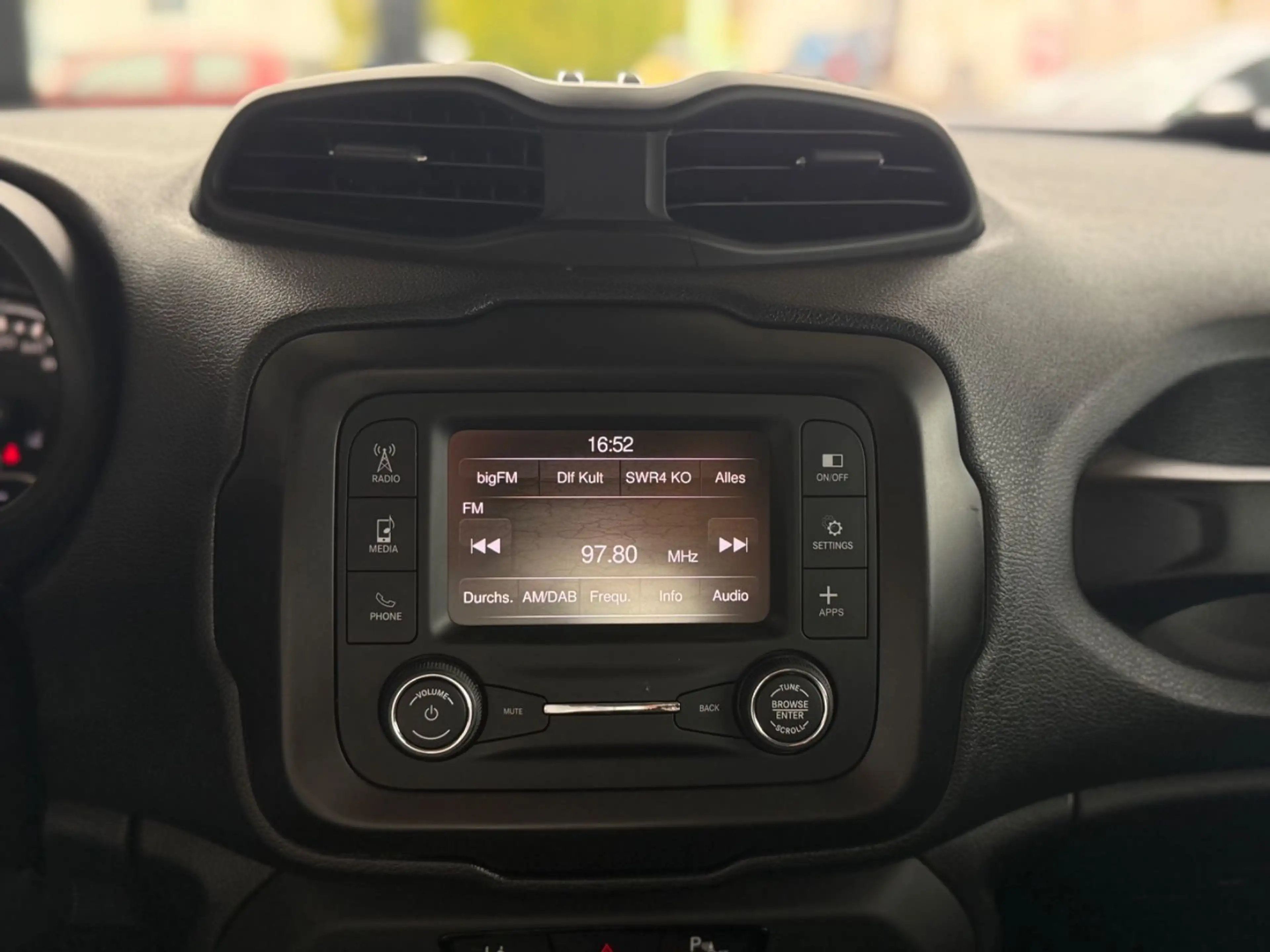 Jeep Renegade Longitude FWD — photo 9
