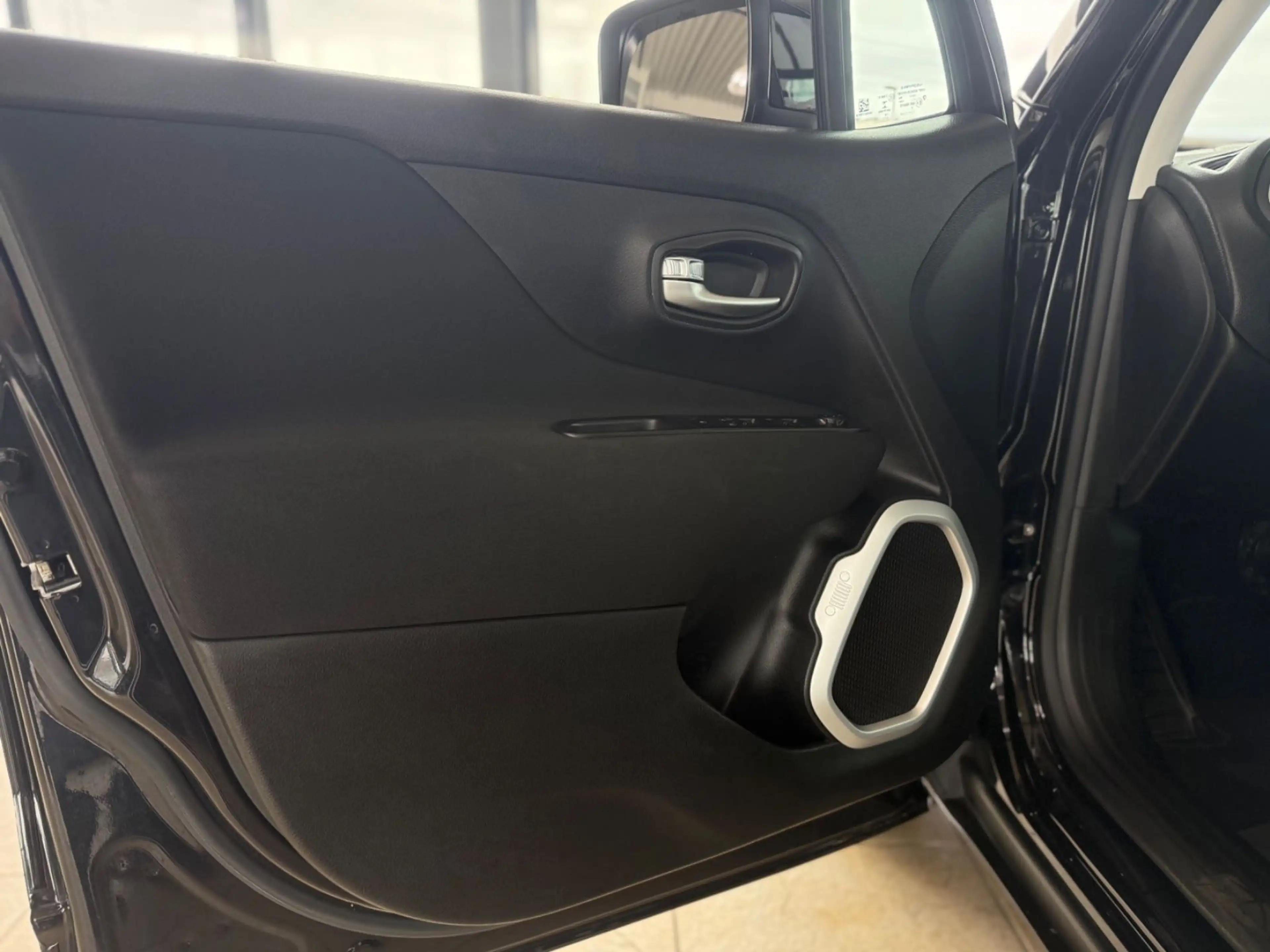 Jeep Renegade Longitude FWD — photo 5