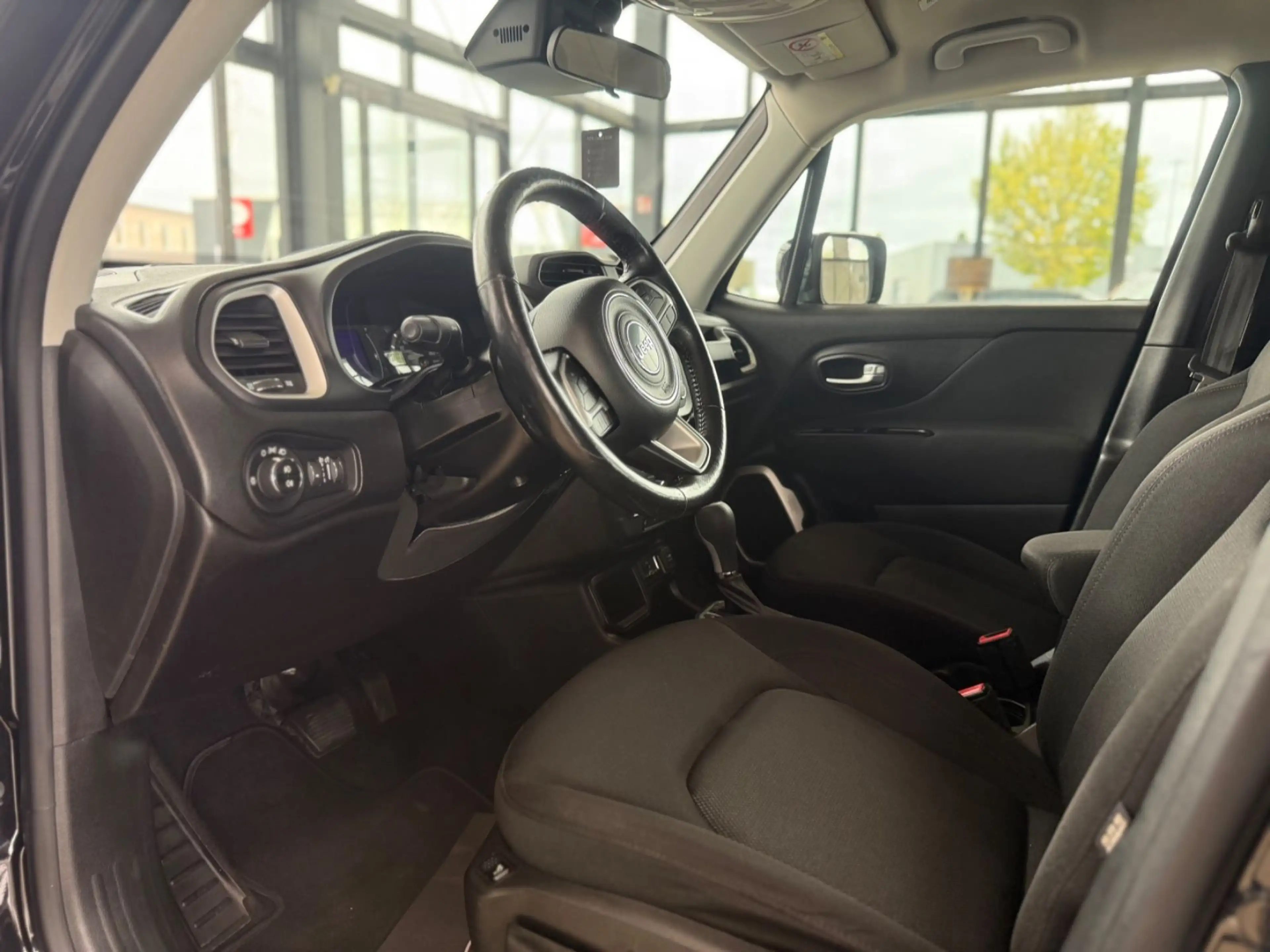 Jeep Renegade Longitude FWD — photo 6