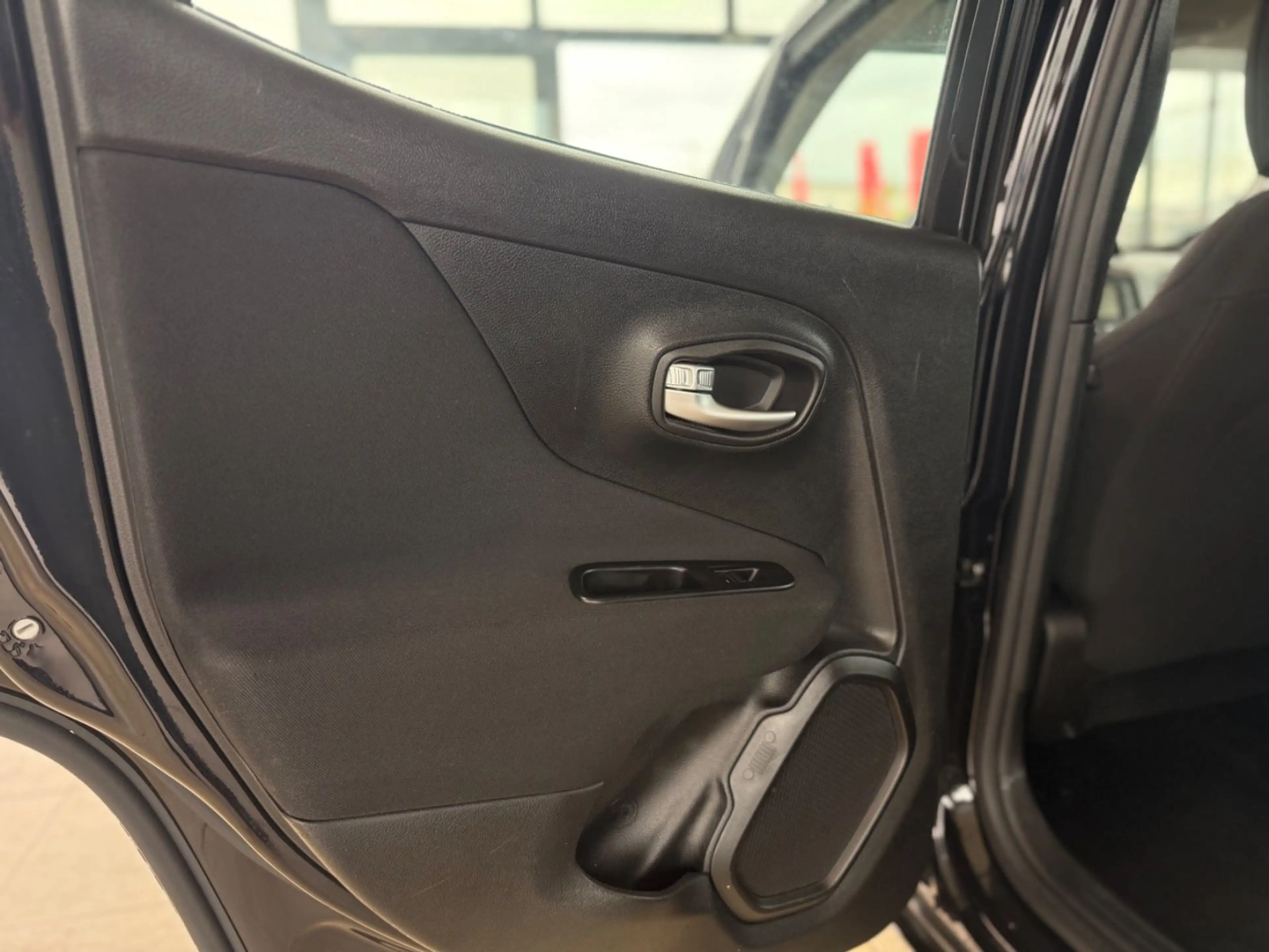 Jeep Renegade Longitude FWD — photo 13