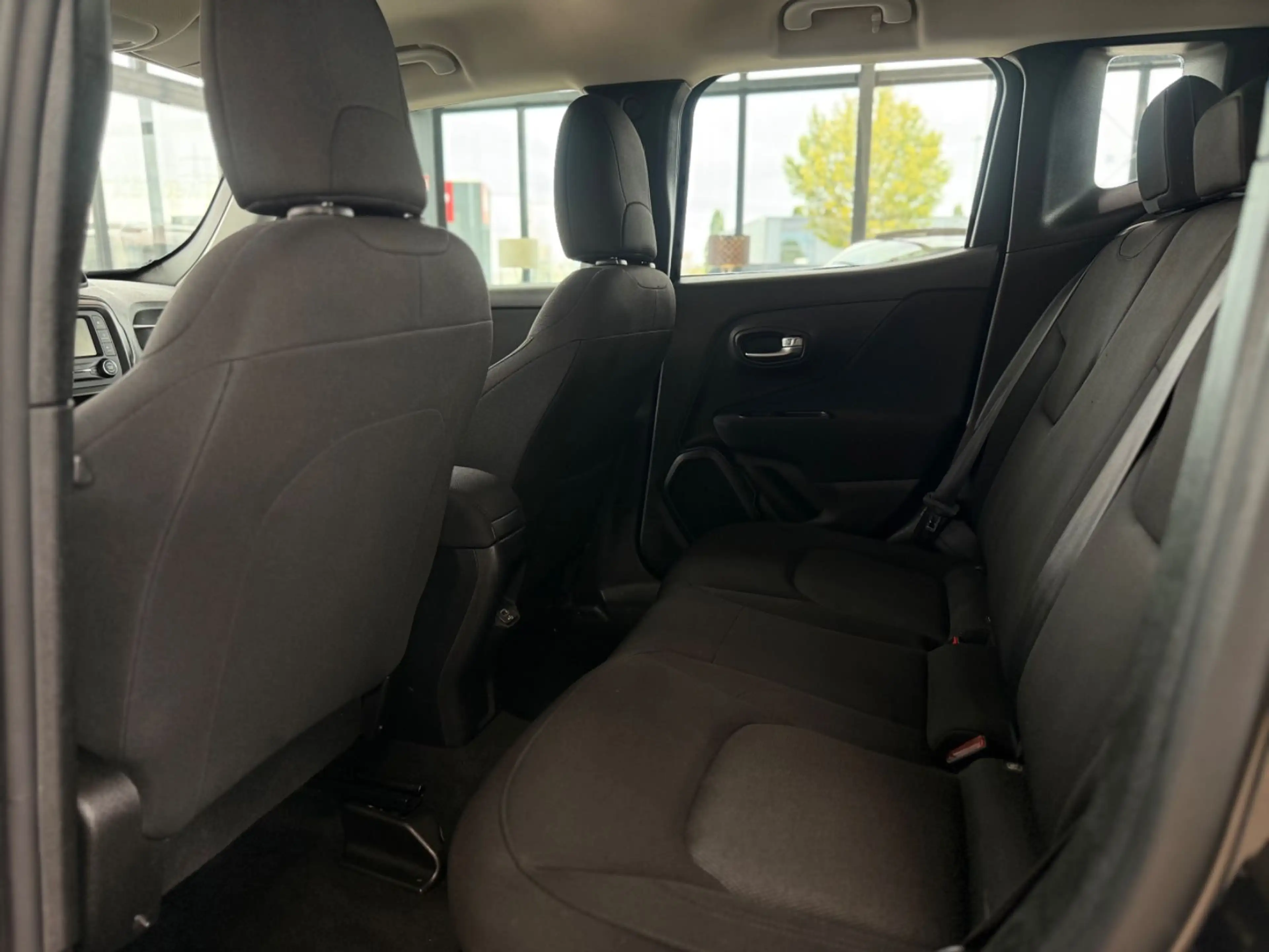 Jeep Renegade Longitude FWD — photo 14