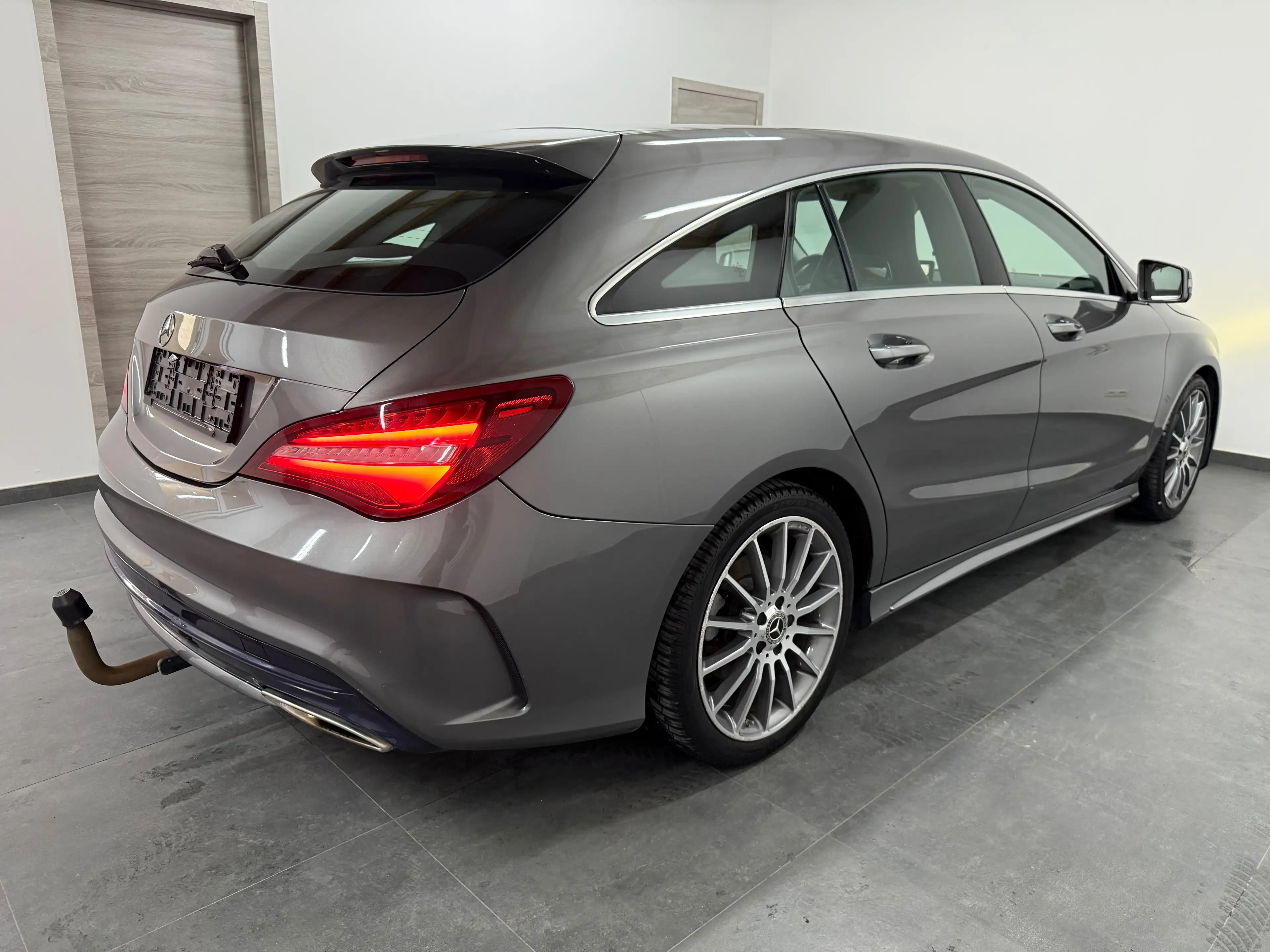 Mercedes-Benz CLA 180 1.6i Pack AMG - Airco - Navi - LED - Camera — photo 8