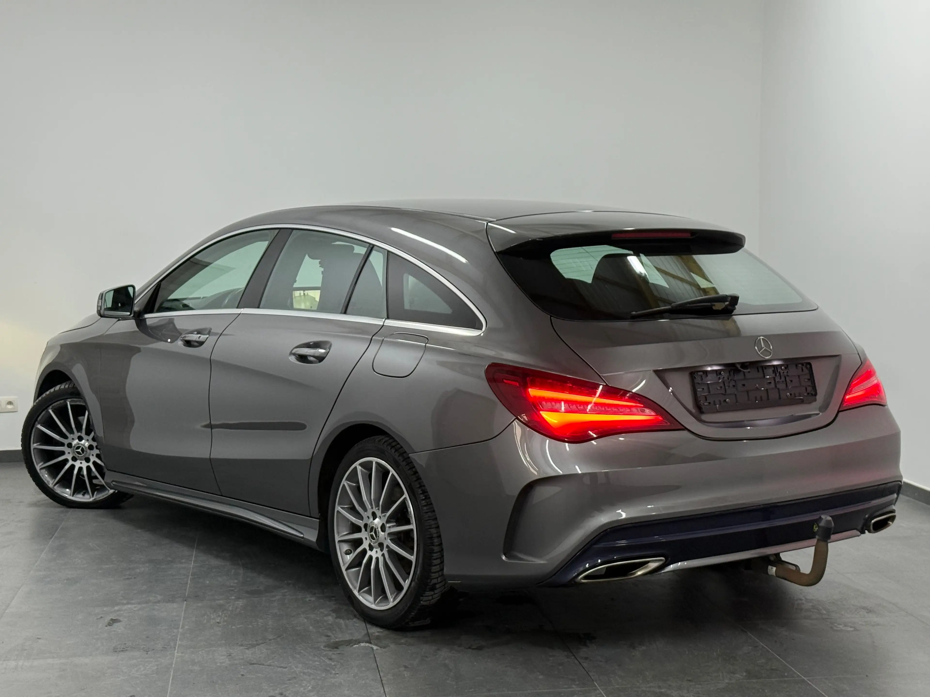 Mercedes-Benz CLA 180 1.6i Pack AMG - Airco - Navi - LED - Camera — photo 2