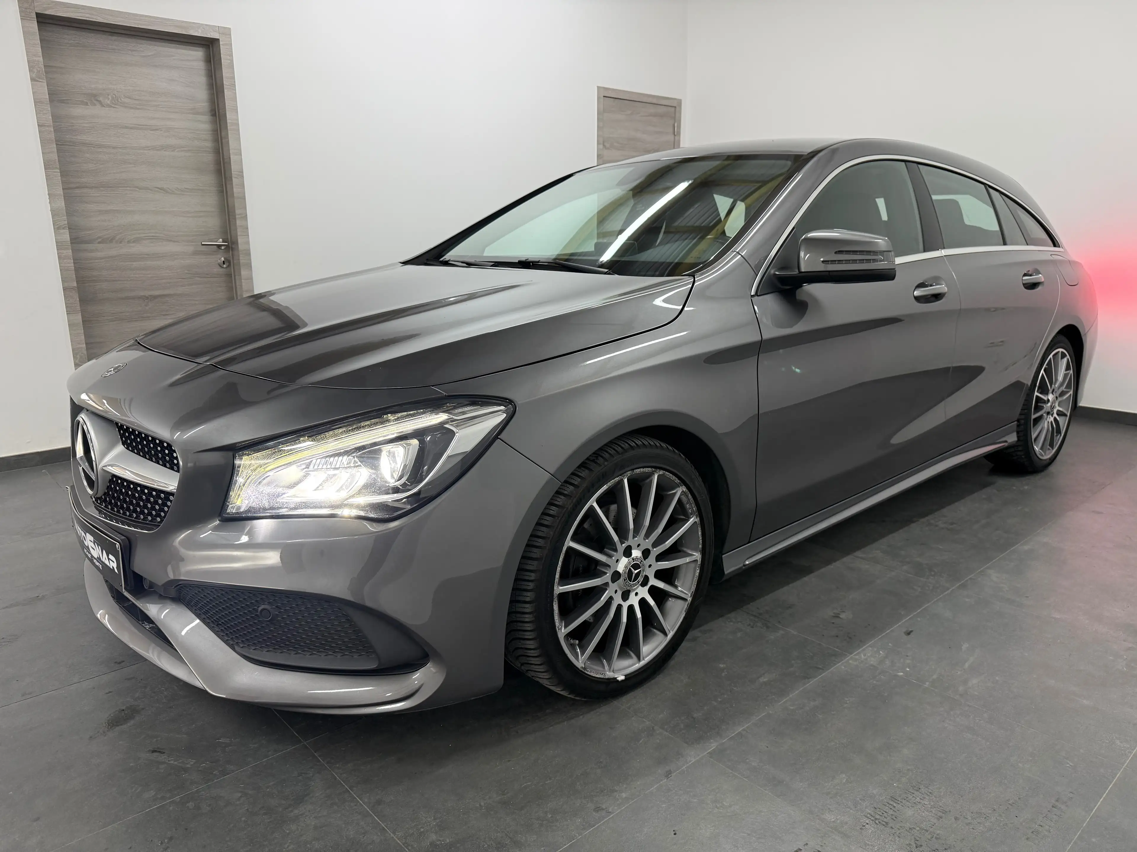 Mercedes-Benz CLA 180 1.6i Pack AMG - Airco - Navi - LED - Camera — photo 5