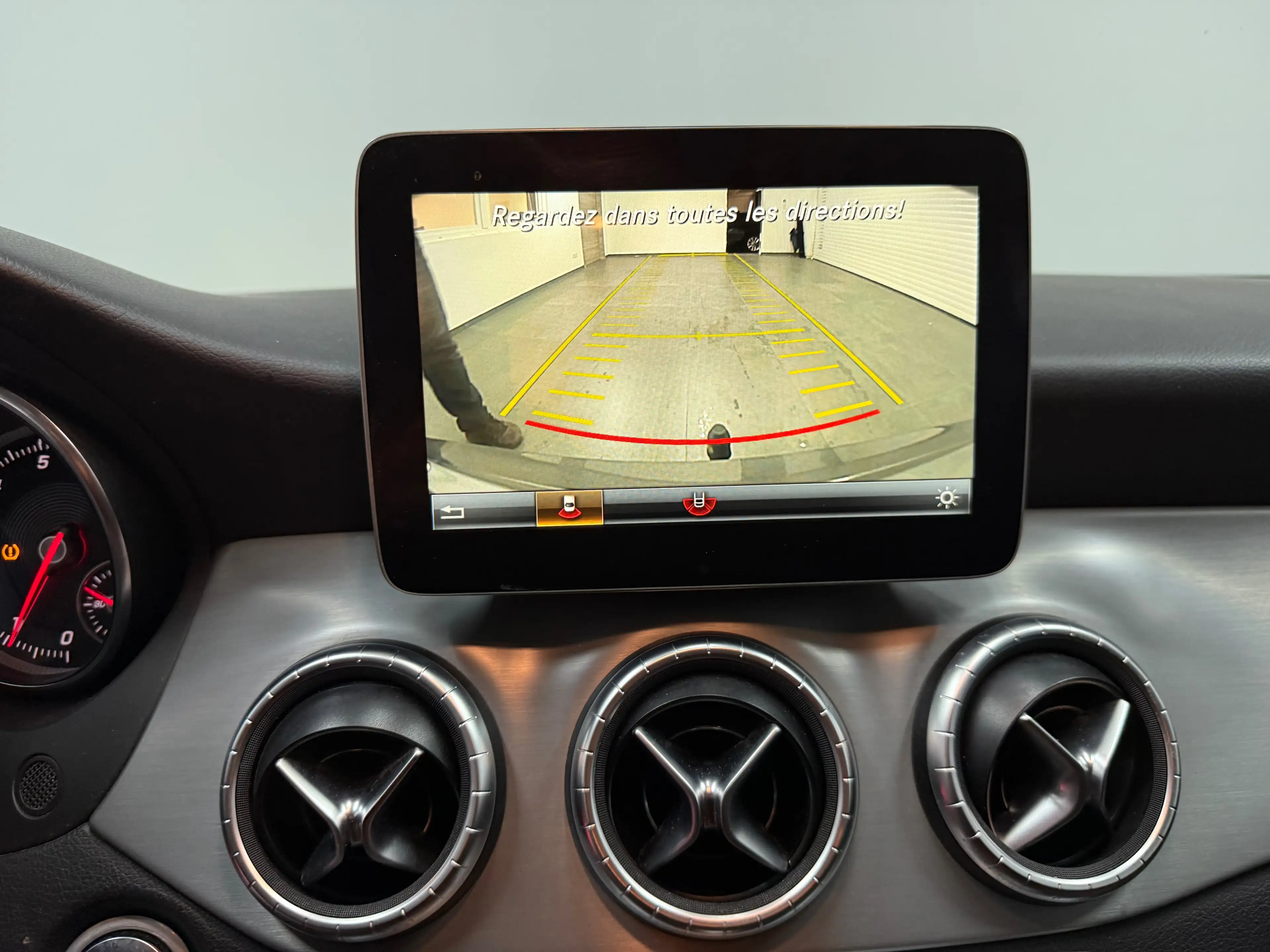 Mercedes-Benz CLA 180 1.6i Pack AMG - Airco - Navi - LED - Camera — photo 15