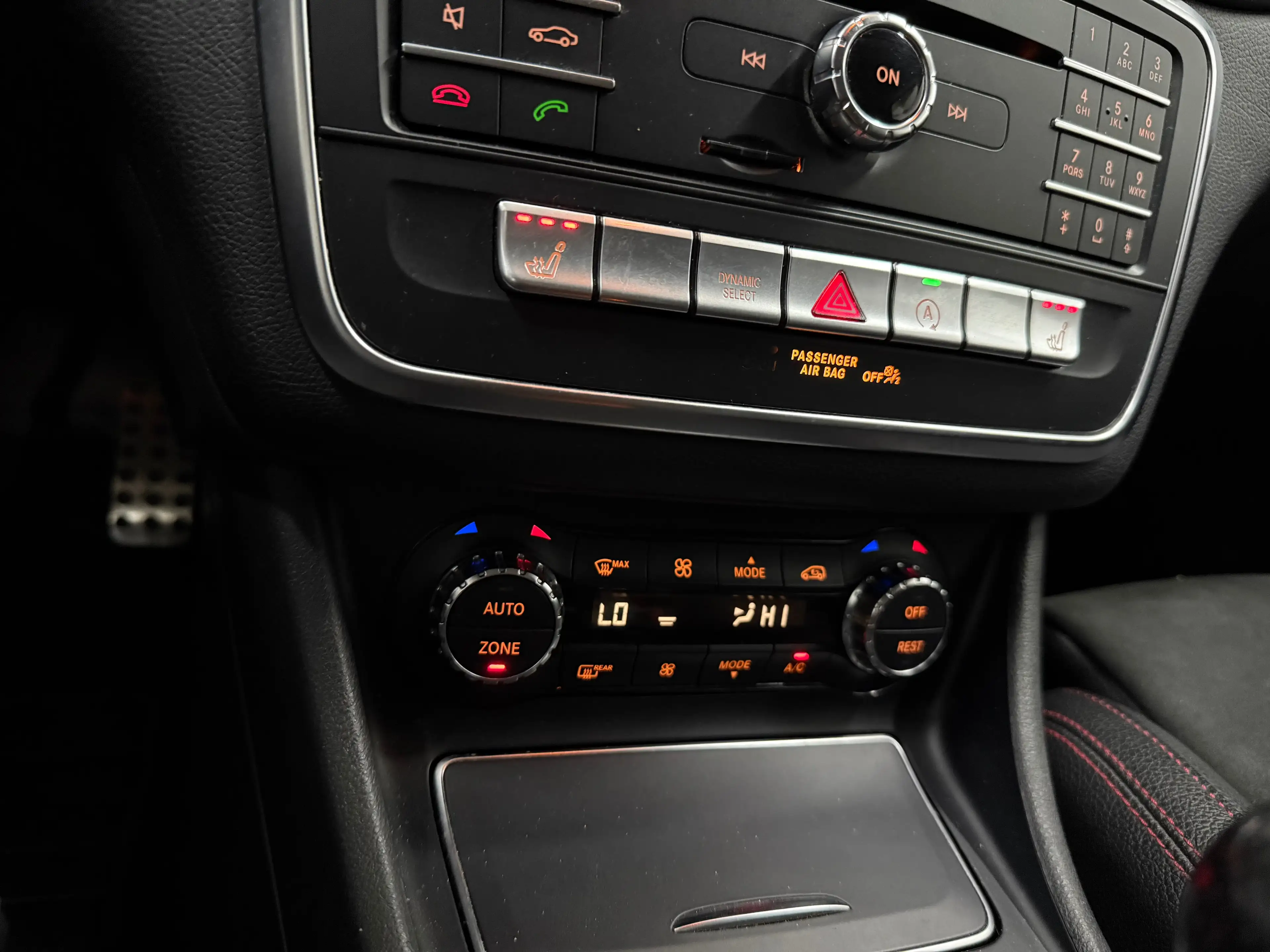 Mercedes-Benz CLA 180 1.6i Pack AMG - Airco - Navi - LED - Camera — photo 13