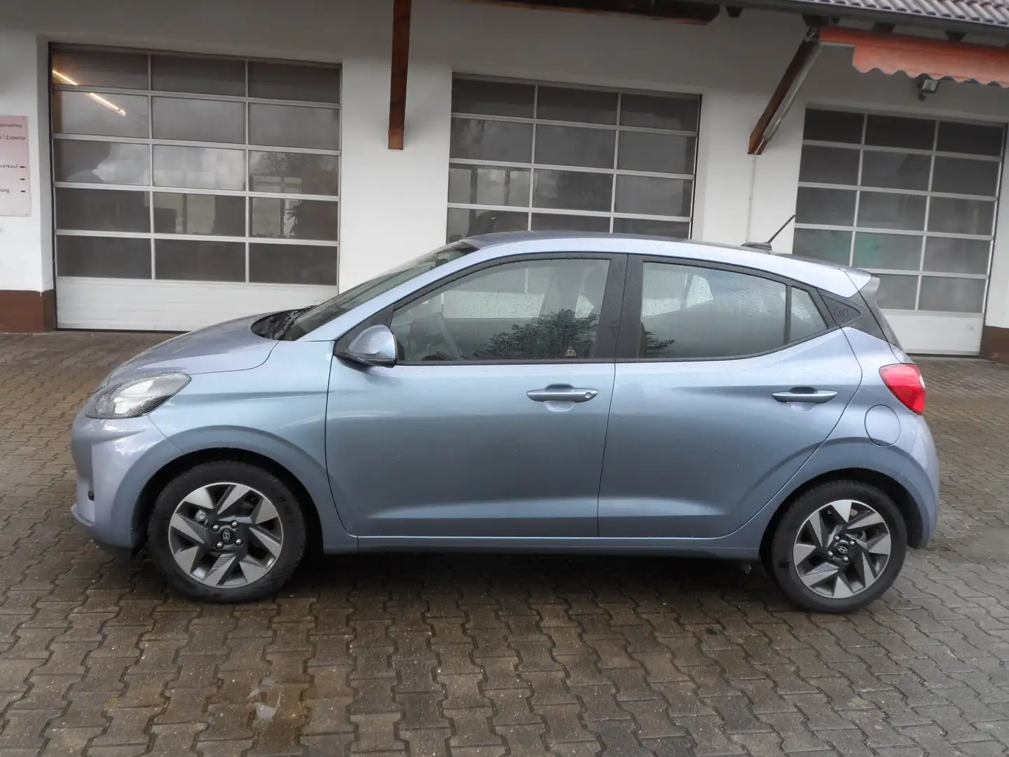 Hyundai i10 Trend~unfallfr.~Navi~PDC/Kamera~Klima~SHZ+LHZ~ALU Bleu - 1