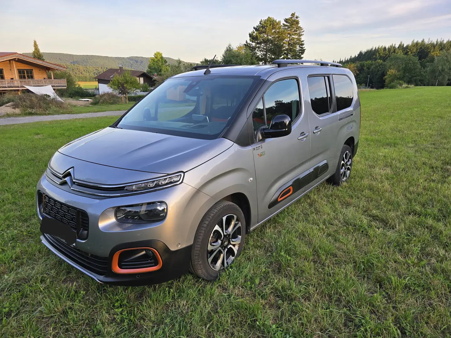 Citroen Berlingo Berlingo XL BlueHDi 130 EAT8 SHINE Silber - 2