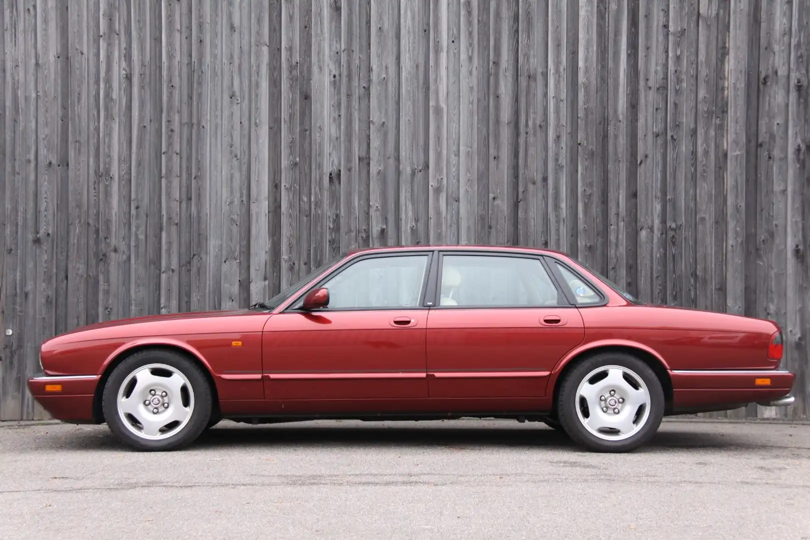 Jaguar XJR mit 2 Jahren Garantie Top Zustand Czerwony - 2