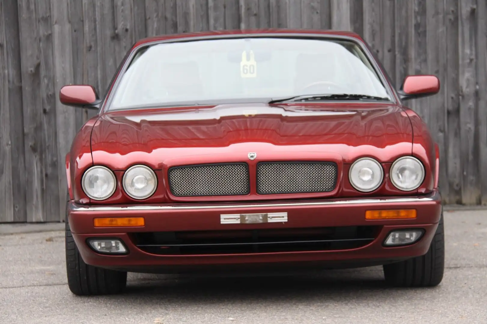 Jaguar XJR mit 2 Jahren Garantie Top Zustand Czerwony - 1