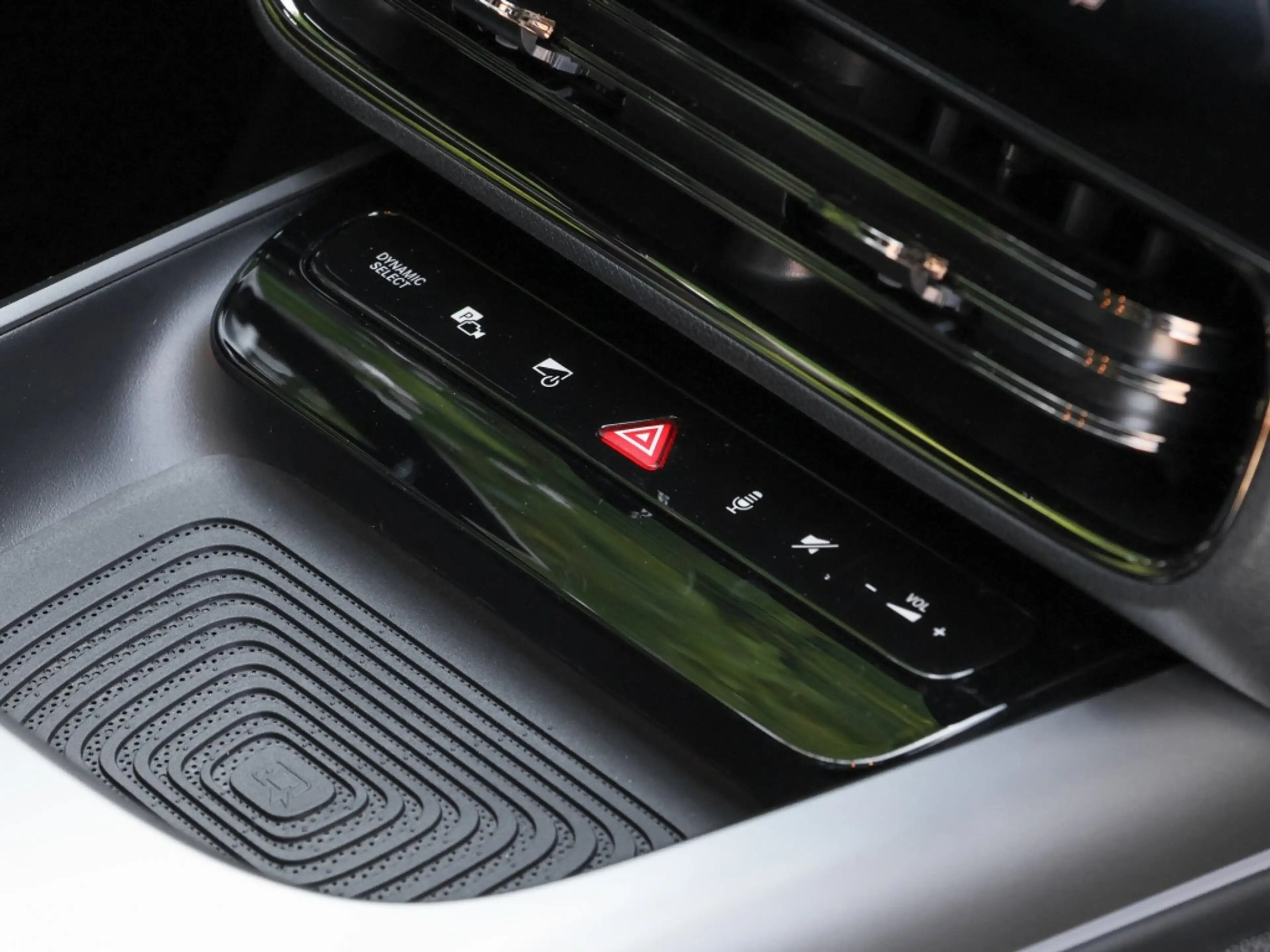 Mercedes-Benz CLA 220 4M AMG-Sport+Burm+Pano+Super+MLB+Memo — photo 8