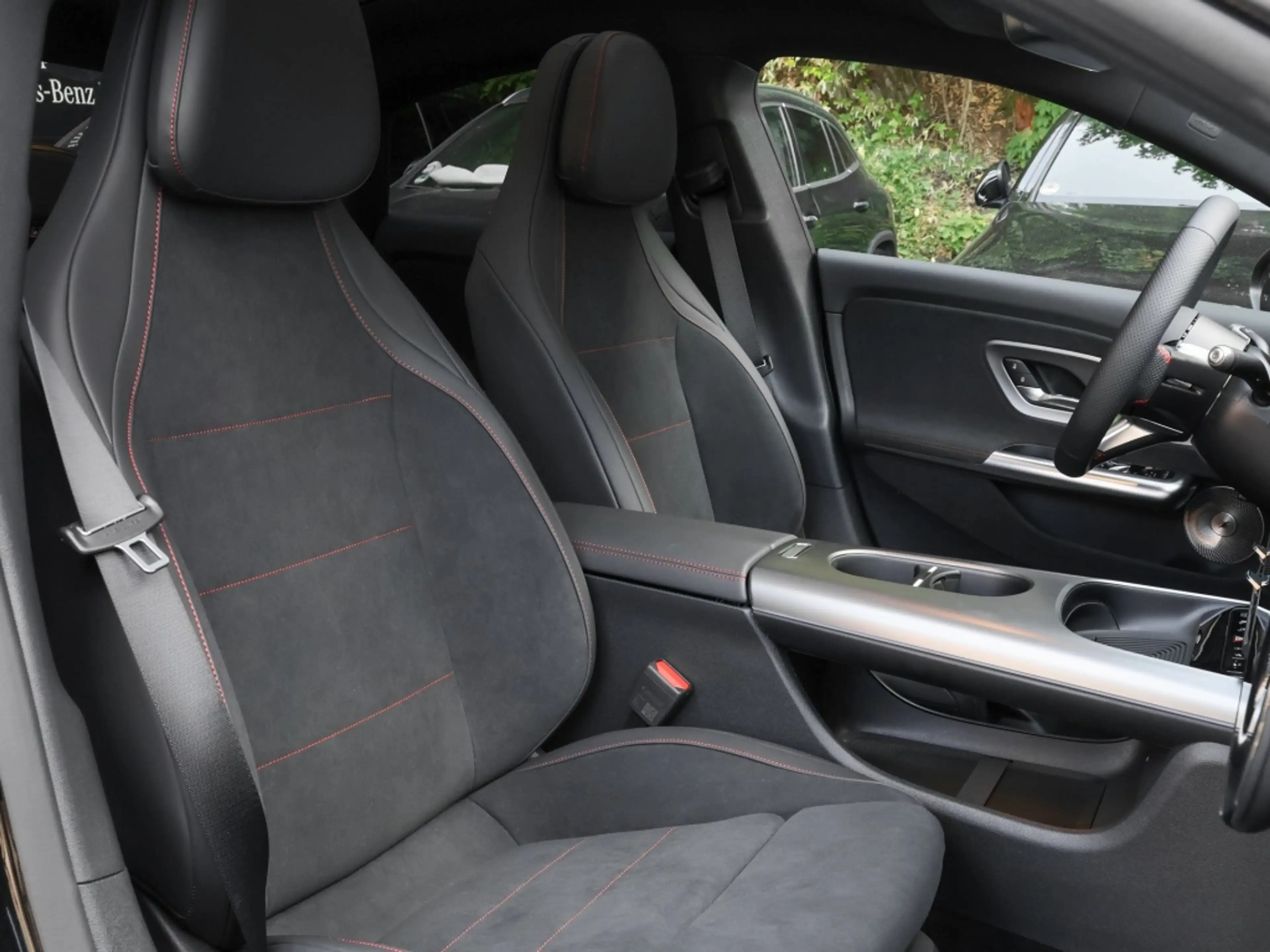Mercedes-Benz CLA 220 4M AMG-Sport+Burm+Pano+Super+MLB+Memo — photo 4