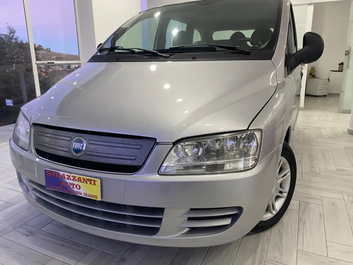 Fiat Multipla 1.9 MJT Emotion Grau - 1