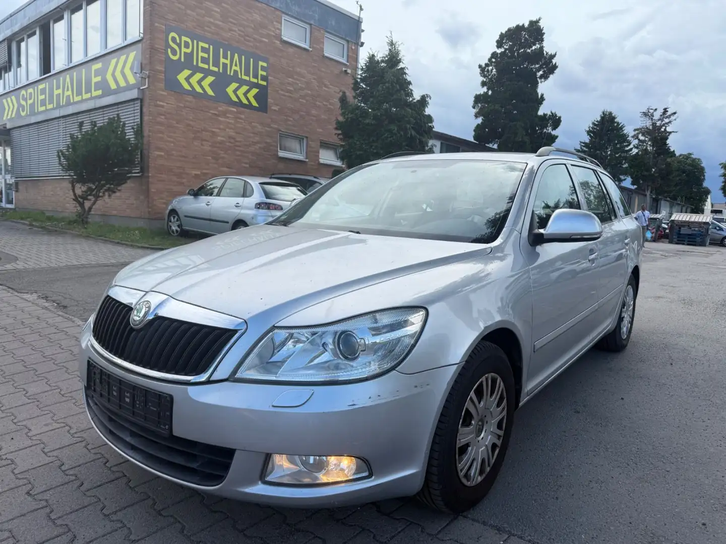 Skoda Octavia 2.0 TDI 8xReifen/Sitzheizung Silber - 2