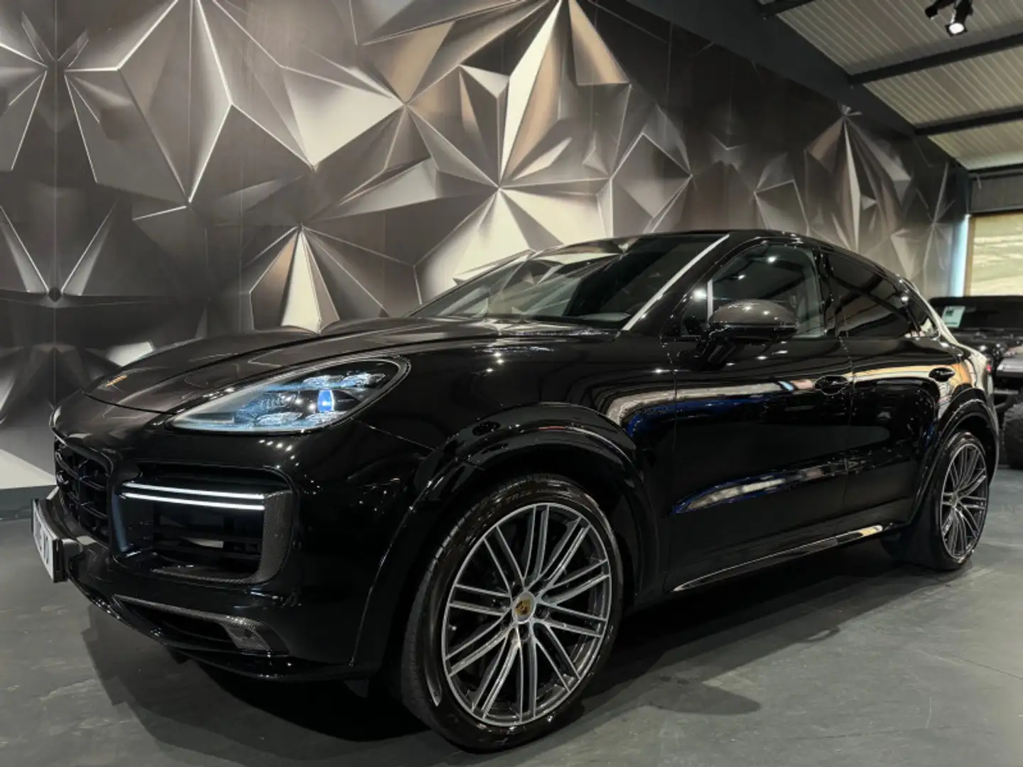 Porsche Cayenne (9YB) 4.0 V8 680CH TURBO S E-HYBRID Noir - 1