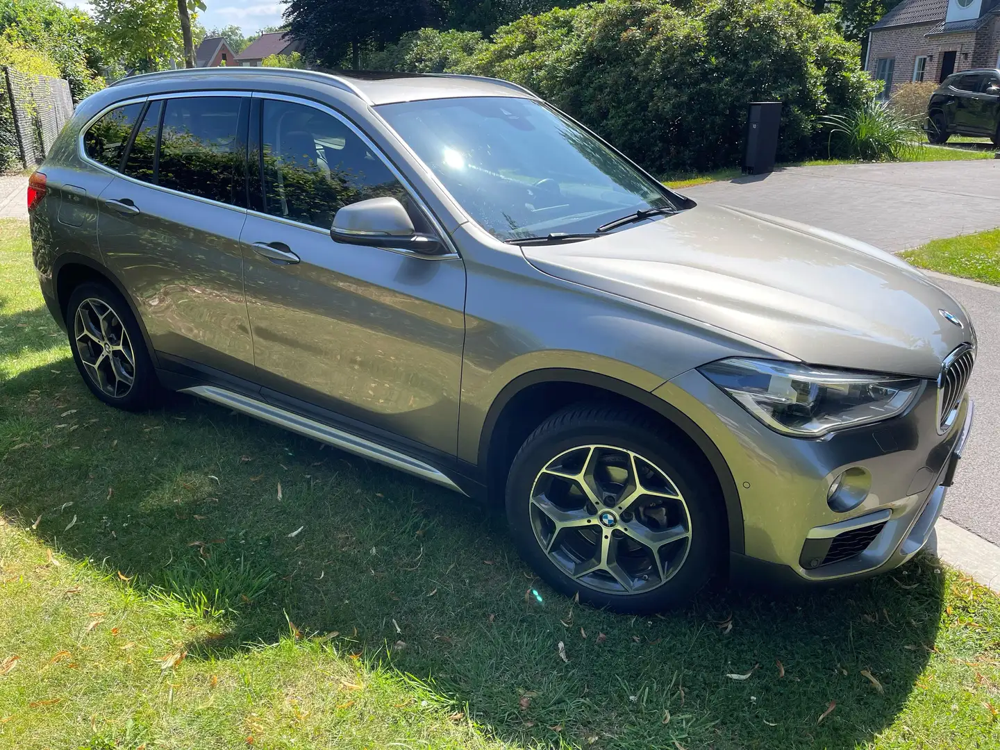 BMW X1 X1 sDrive16d xLine Beige - 1