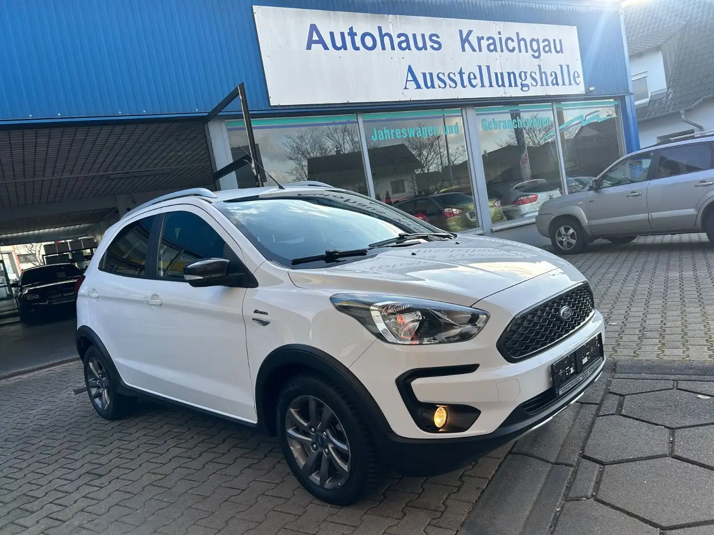 Ford Ka/Ka+ KA+ Active Shz Bluetooth Pdc Білий - 1