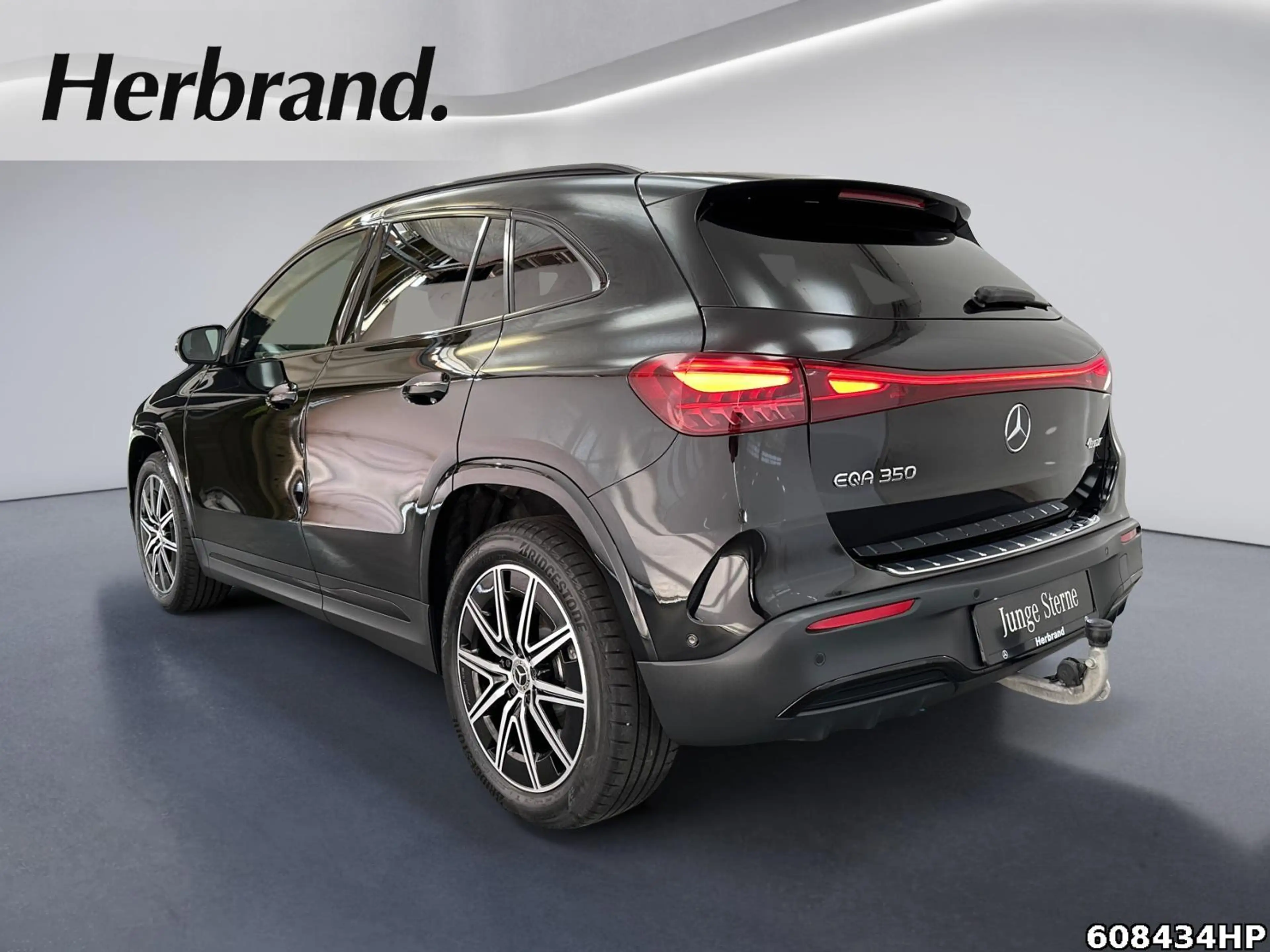 Mercedes-Benz EQA 350 4M AMG  Pano AHK Night Lenkradhzg Kamera — photo 4