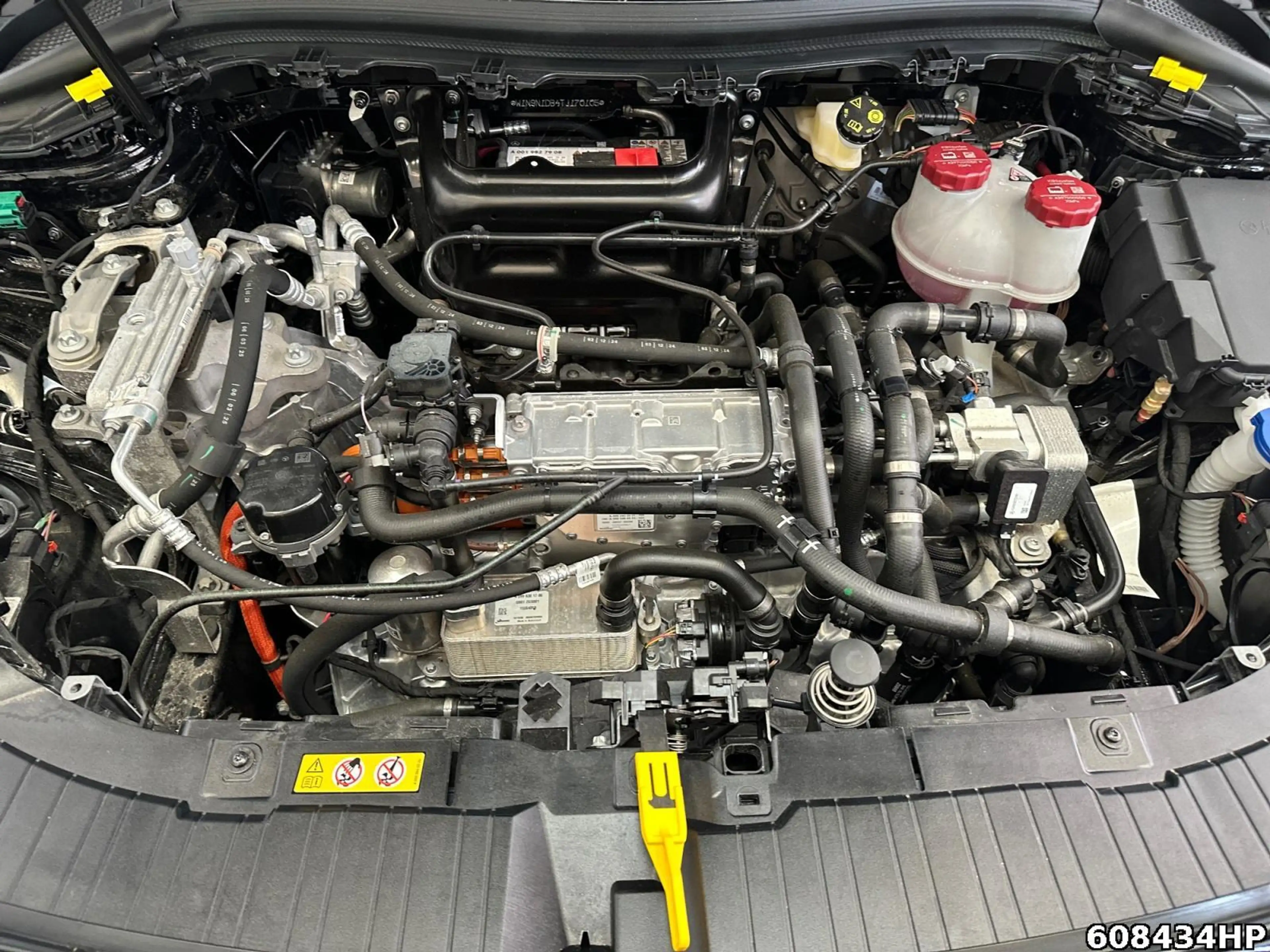 Mercedes-Benz EQA 350 4M AMG  Pano AHK Night Lenkradhzg Kamera — photo 7